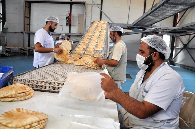 Suriyelilere özel ekmek üretiyorlar
