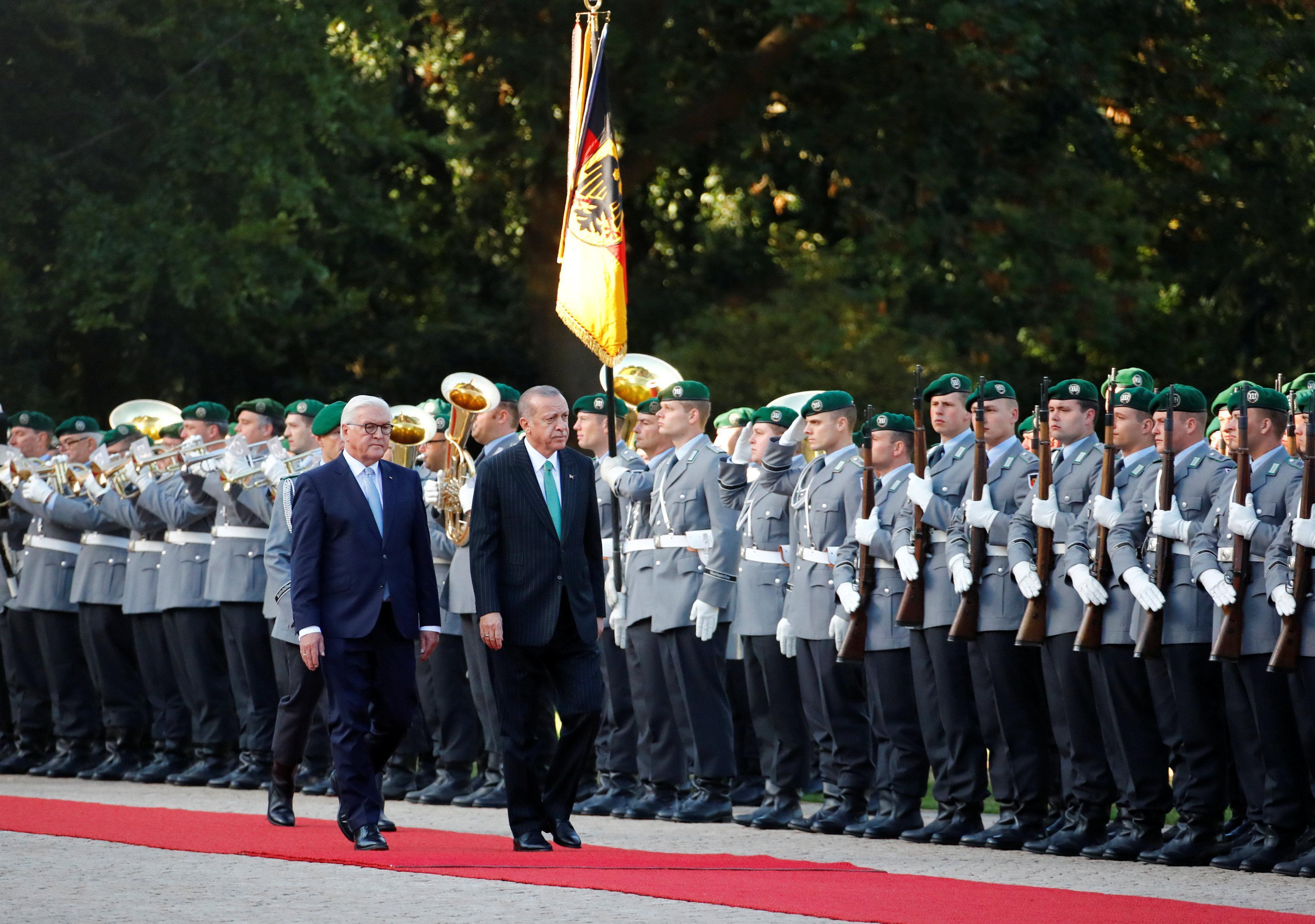 Son dakika Cumhurbaşkanı Erdoğan Almanyada askeri törenle karşılandı