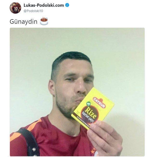 Lukas Podolskiden Fenerbahçelileri kızdıracak paylaşım