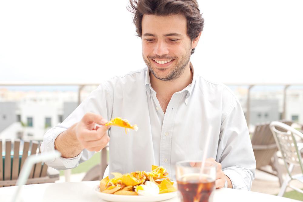 Yalnız yemek yiyenler metabolik sendroma yakalanma riski taşıyor