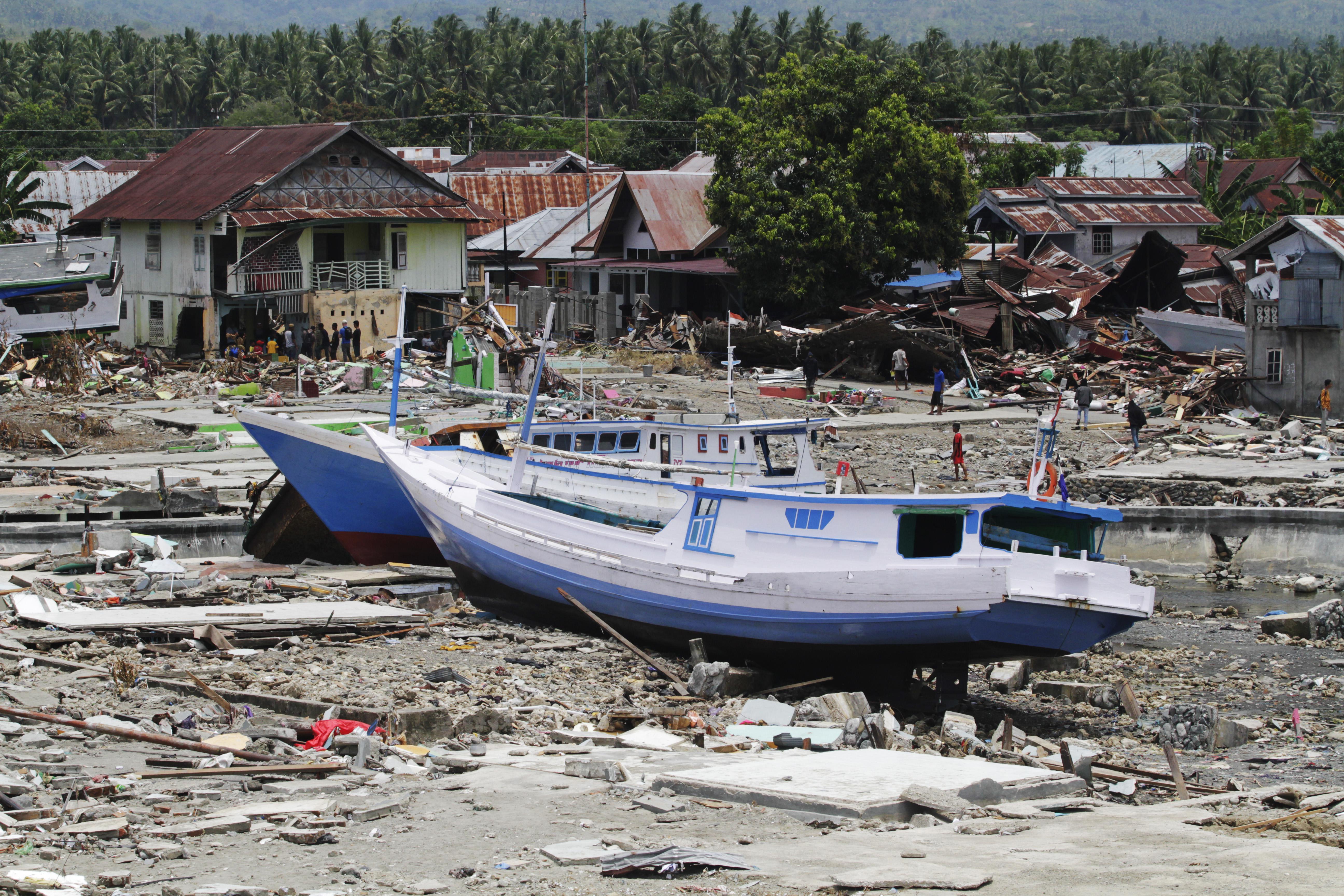 Endonezyadaki tsunamiden sonra korkunç olay Cesetler sahile vurmaya başladı