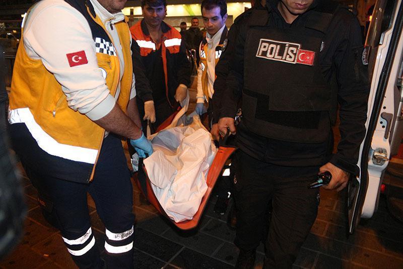 Taksim Metro girişinde sır ölüm