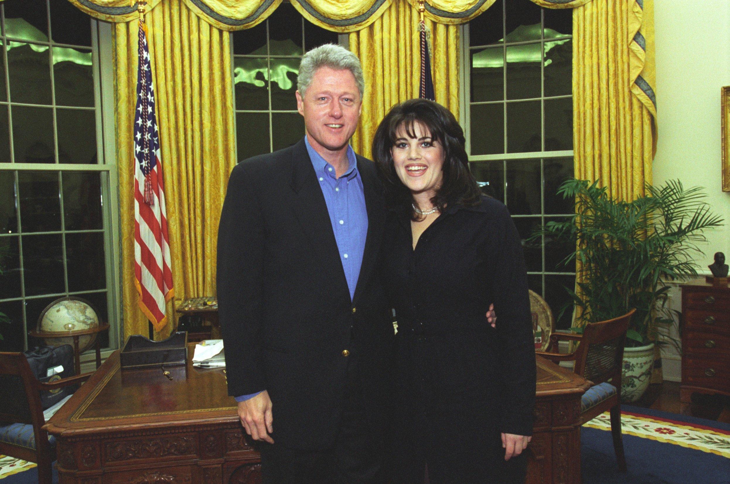 Hillary Clinton eşini savundu: Monica bir yetişkindi