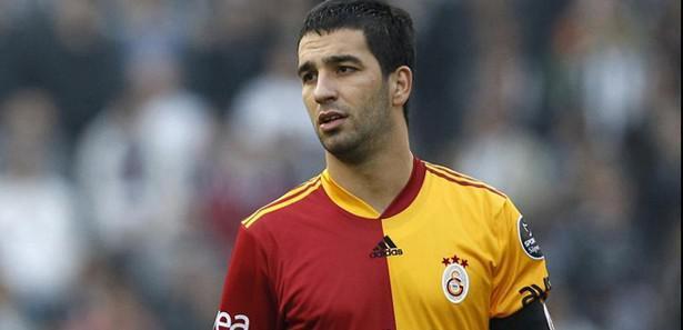 Aydemir Akbaş: Milli Takım oyuncusunu kaldırımda ölmüşken gördüm
