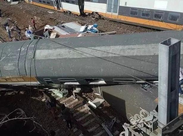 Fasta tren kazası: En az 10 ölü, 100e yakın yaralı