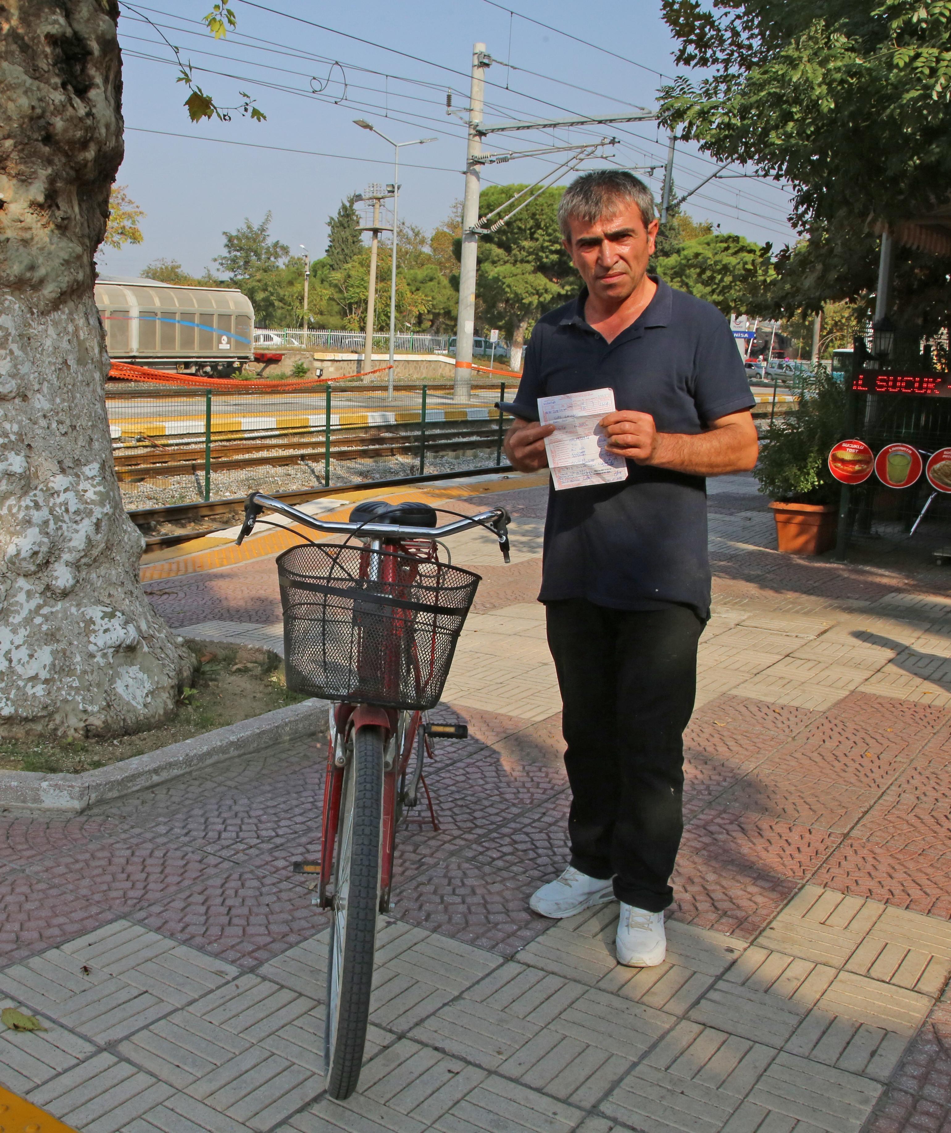Bisikletle kaldırımdan giden sürücüye 235 lira ceza