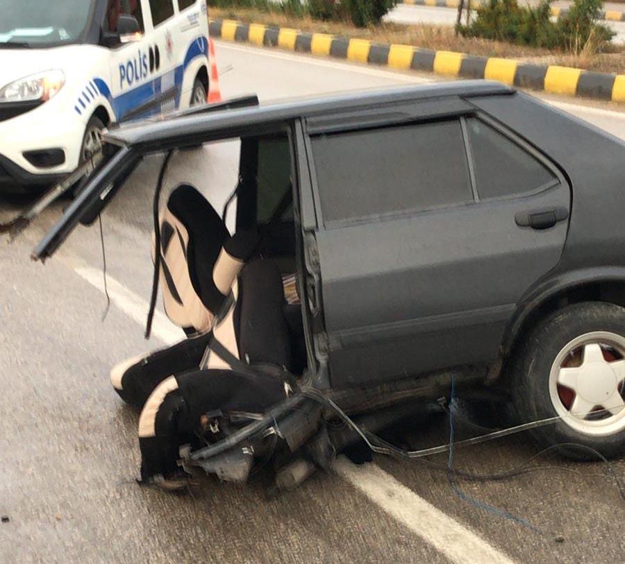 Karabük Safranboluda feci kaza: Otomobil ortadan ikiye bölündü