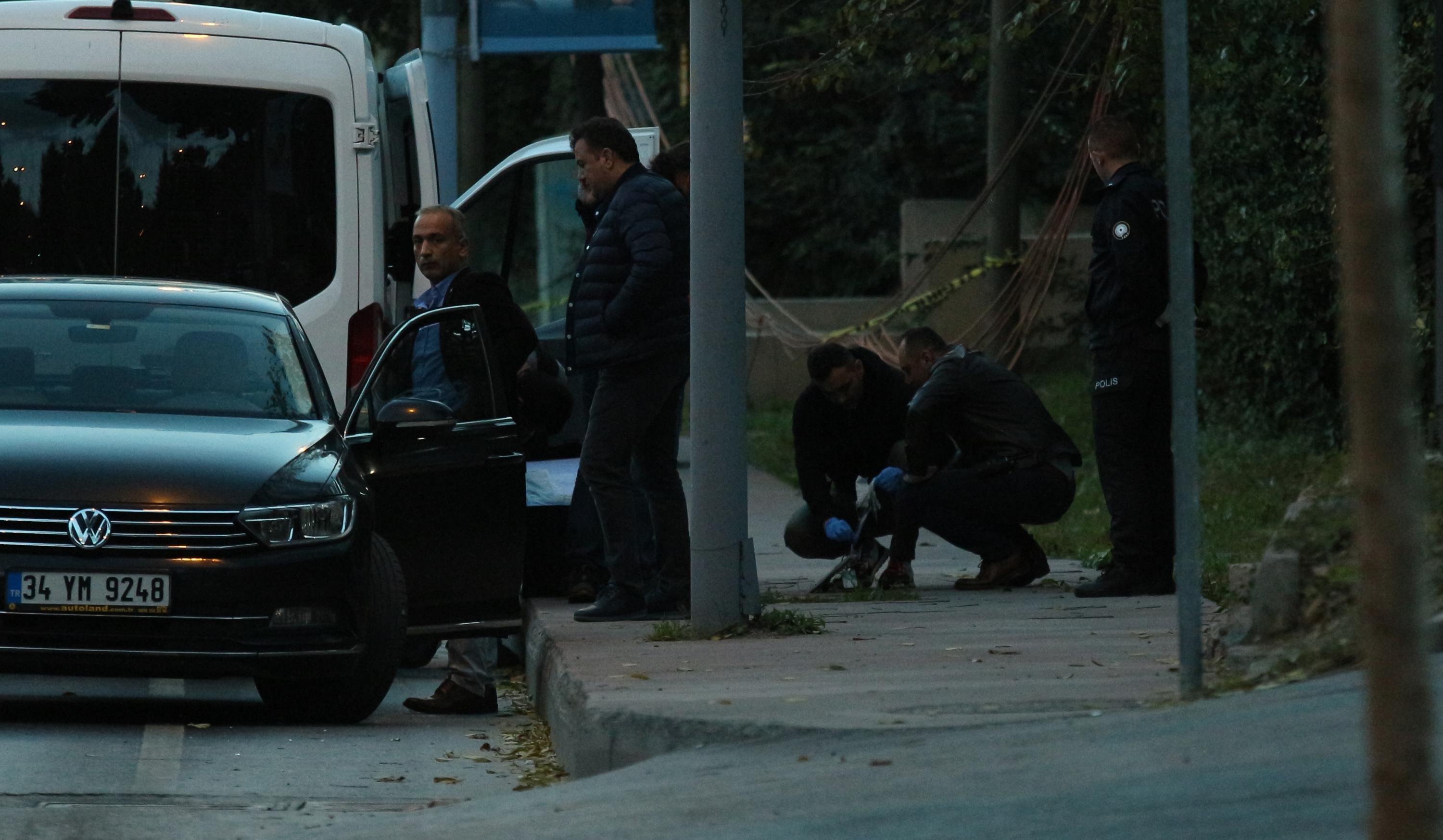 İstanbulda kablolu paket polisi alarma geçirdi