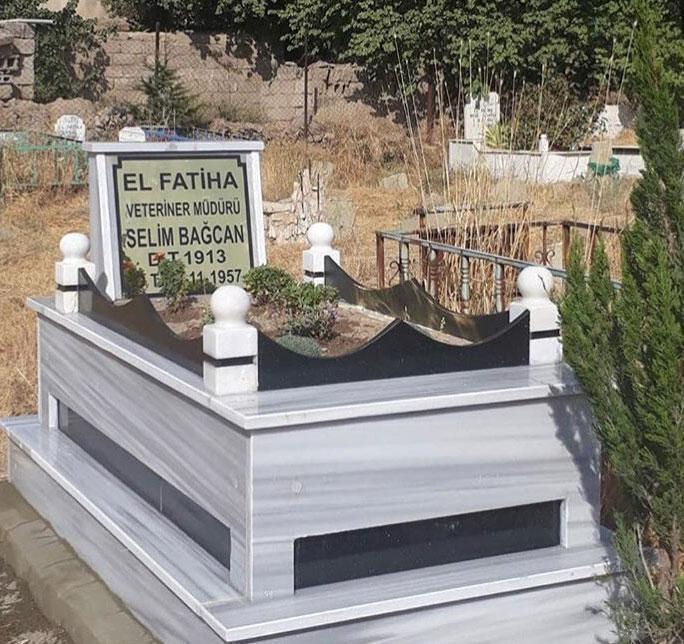 Selda Bağcan babasının mezarlığını yeniletti