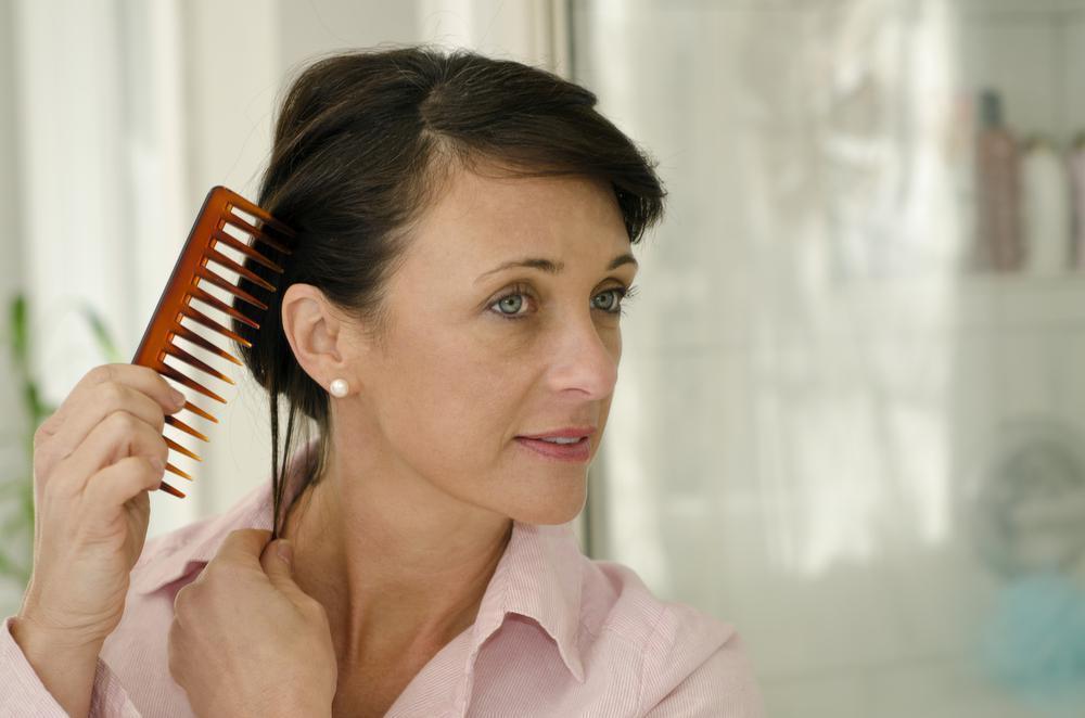 Menopoz döneminde ve sonrasında saç bakımına dikkat