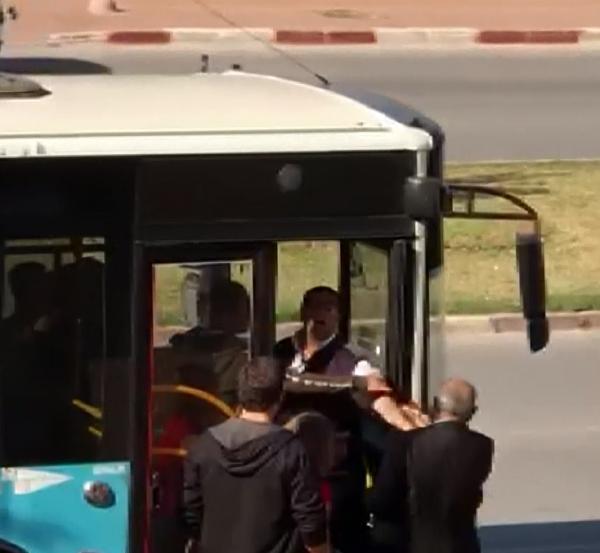 Şoför, Gazi kartı geçmez diyerek otobüsten indirdi