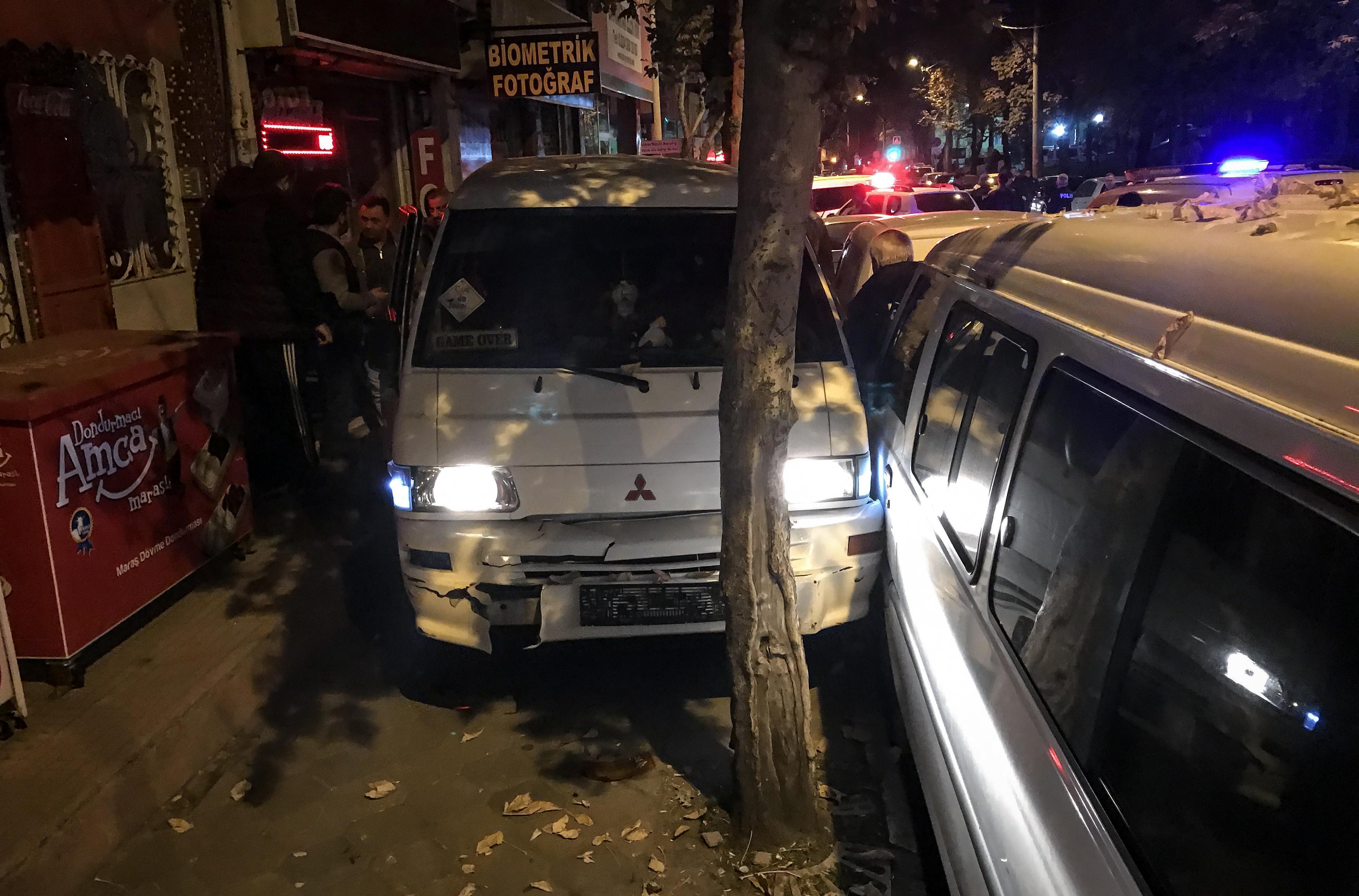 Bursada polis ekiplerinin Dur ihtarına uymayan zanlı kenti birbirine kattı