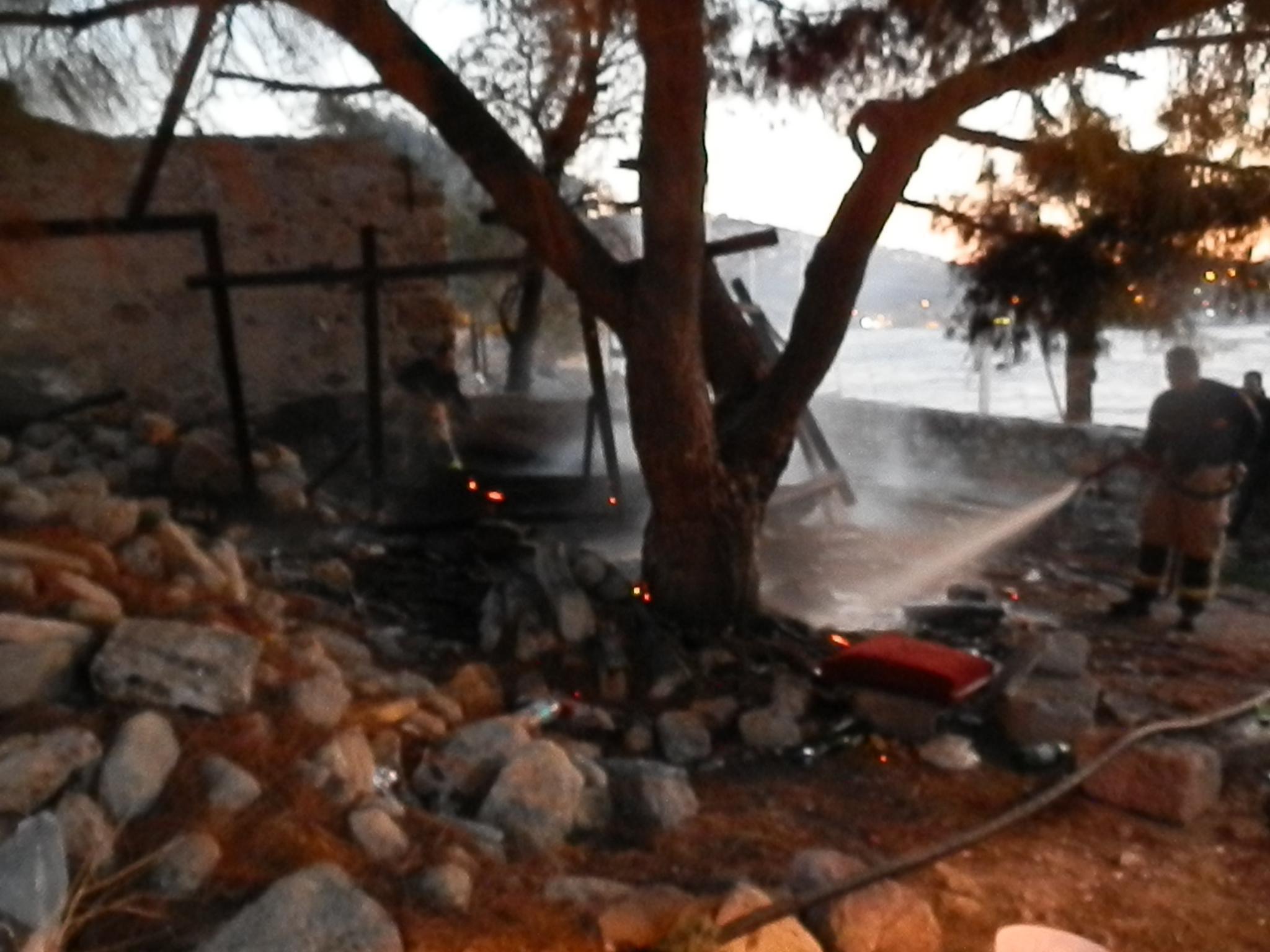 İzmirde patlama sesi ve yangın korkuttu