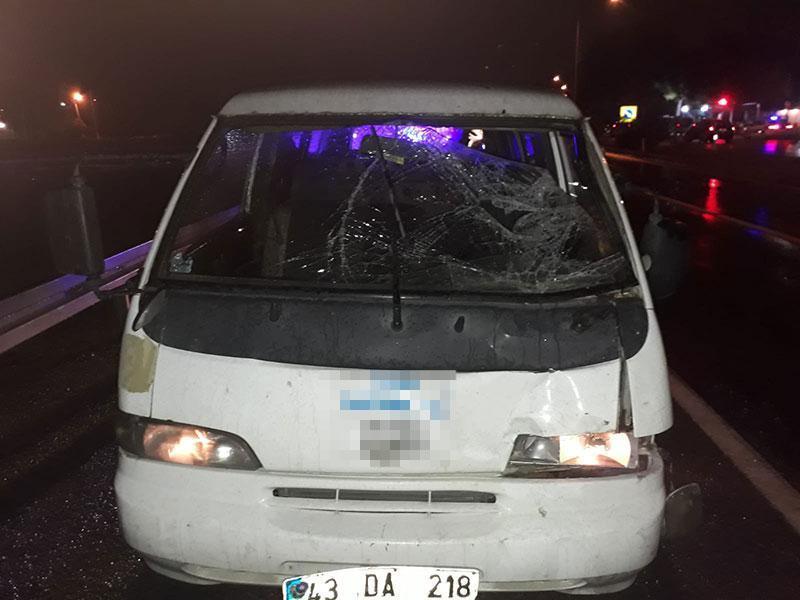 İzmirde korkunç kaza Kadın polis ağır yaralandı