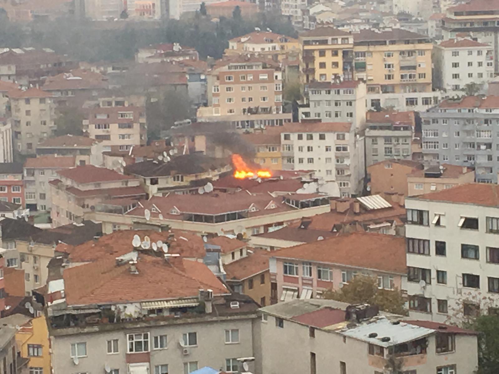 Şişlide 9 katlı apartmanın çatısında yangın