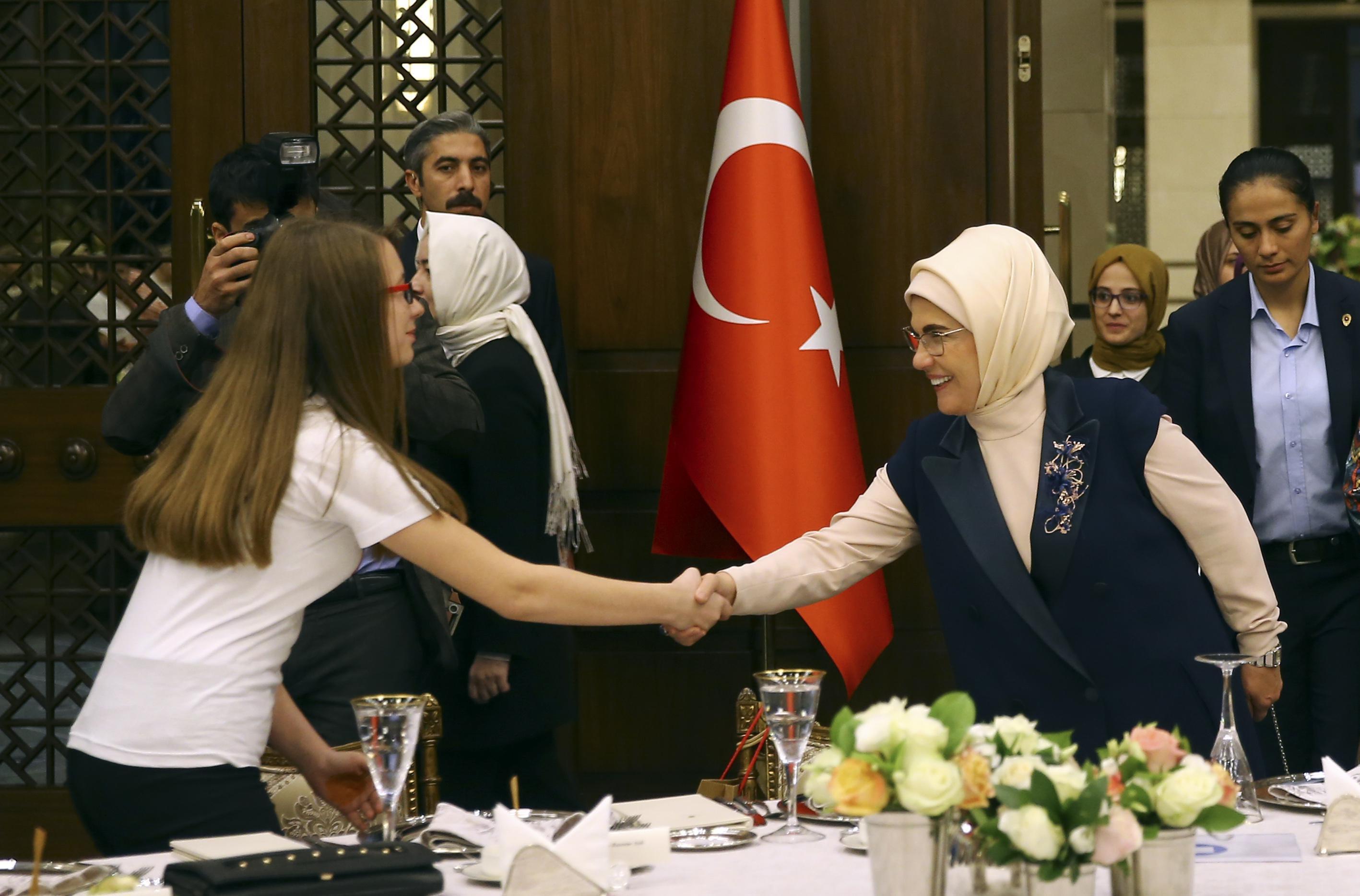 Emine Erdoğan, Gönül Elçileri Çocuk İşçiliği ile Mücadele programında konuştu
