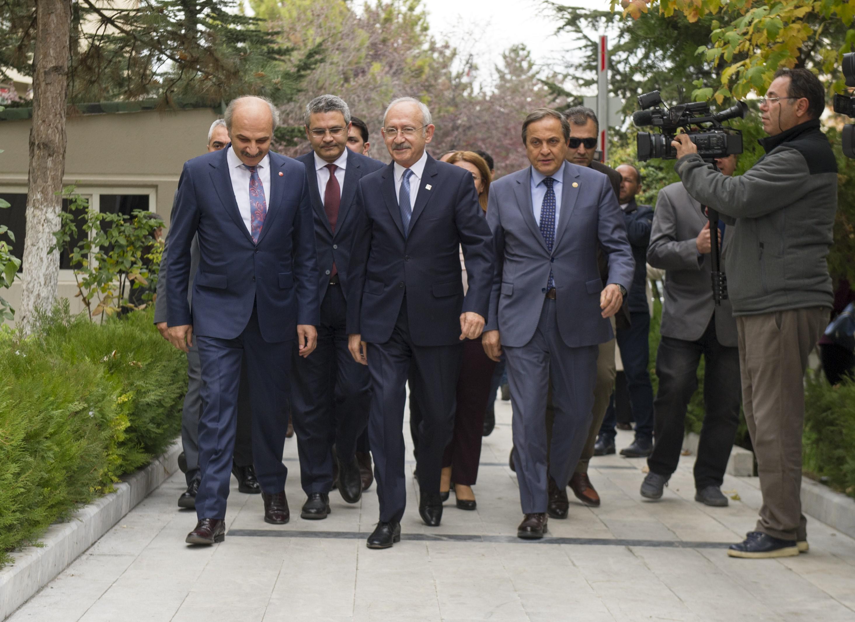 CHP lideri Kılıçdaroğlu ile Saadet Partisi lideri Karamollaoğlu görüştü