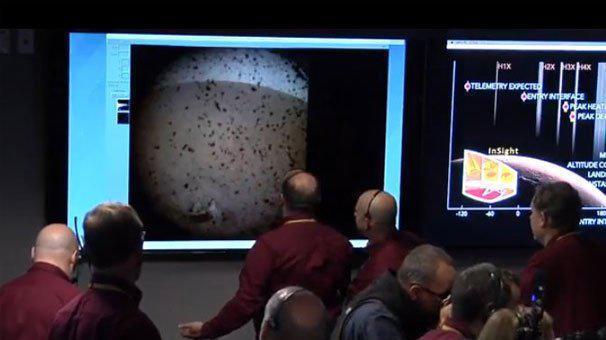 NASAnın InSight uzay aracı Marsa resmen ayak bastı