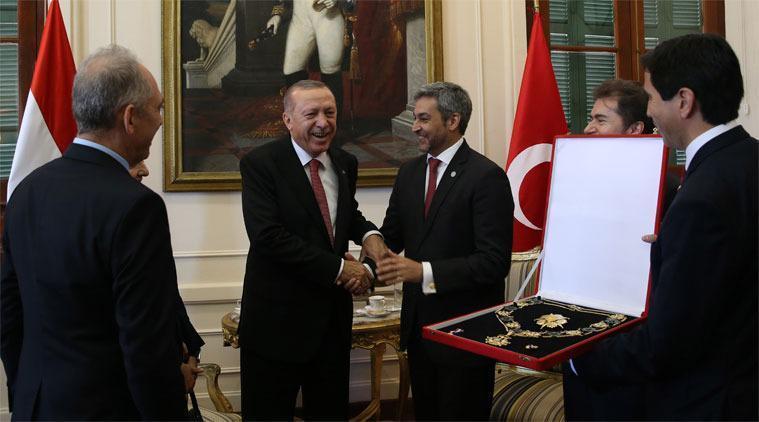 Cumhurbaşkanı Erdoğana Devlet Nişanı verildi