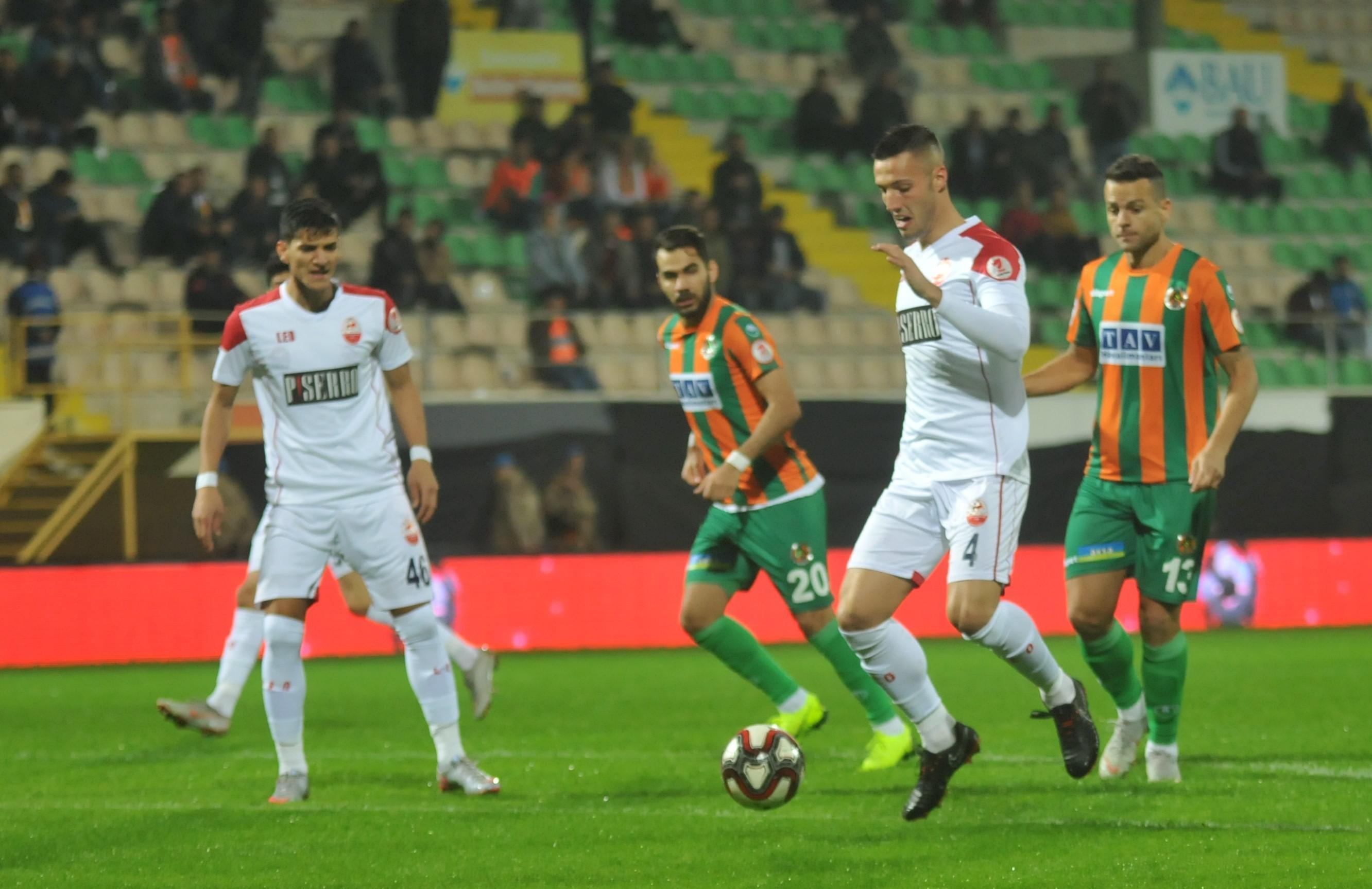 Aytemiz Alanyaspor, Kahramanmaraşsporu farklı yendi: 7-2