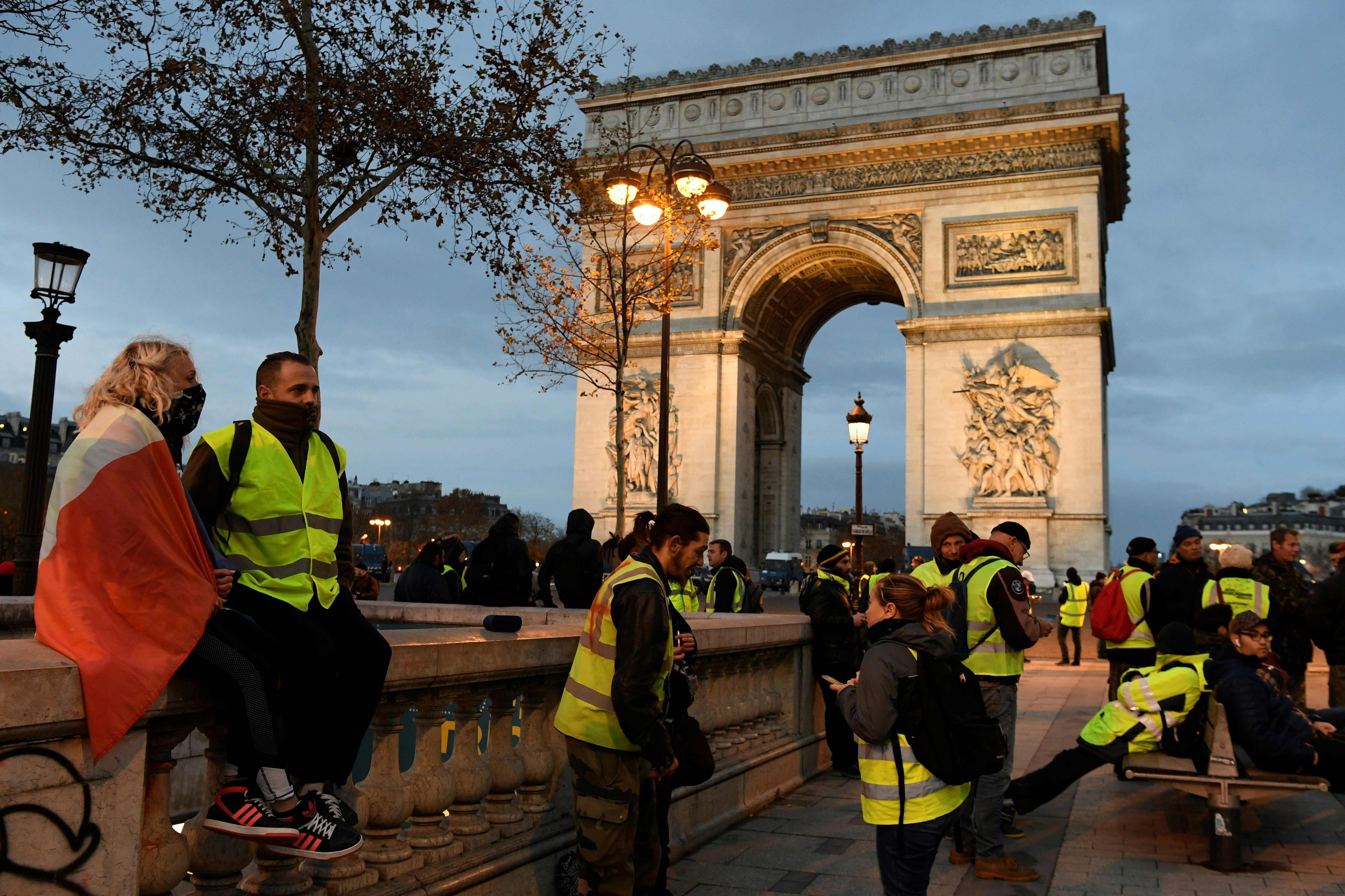 AAdan son dakika duyurusu: Fransada gösteri öncesi gözaltılar başladı