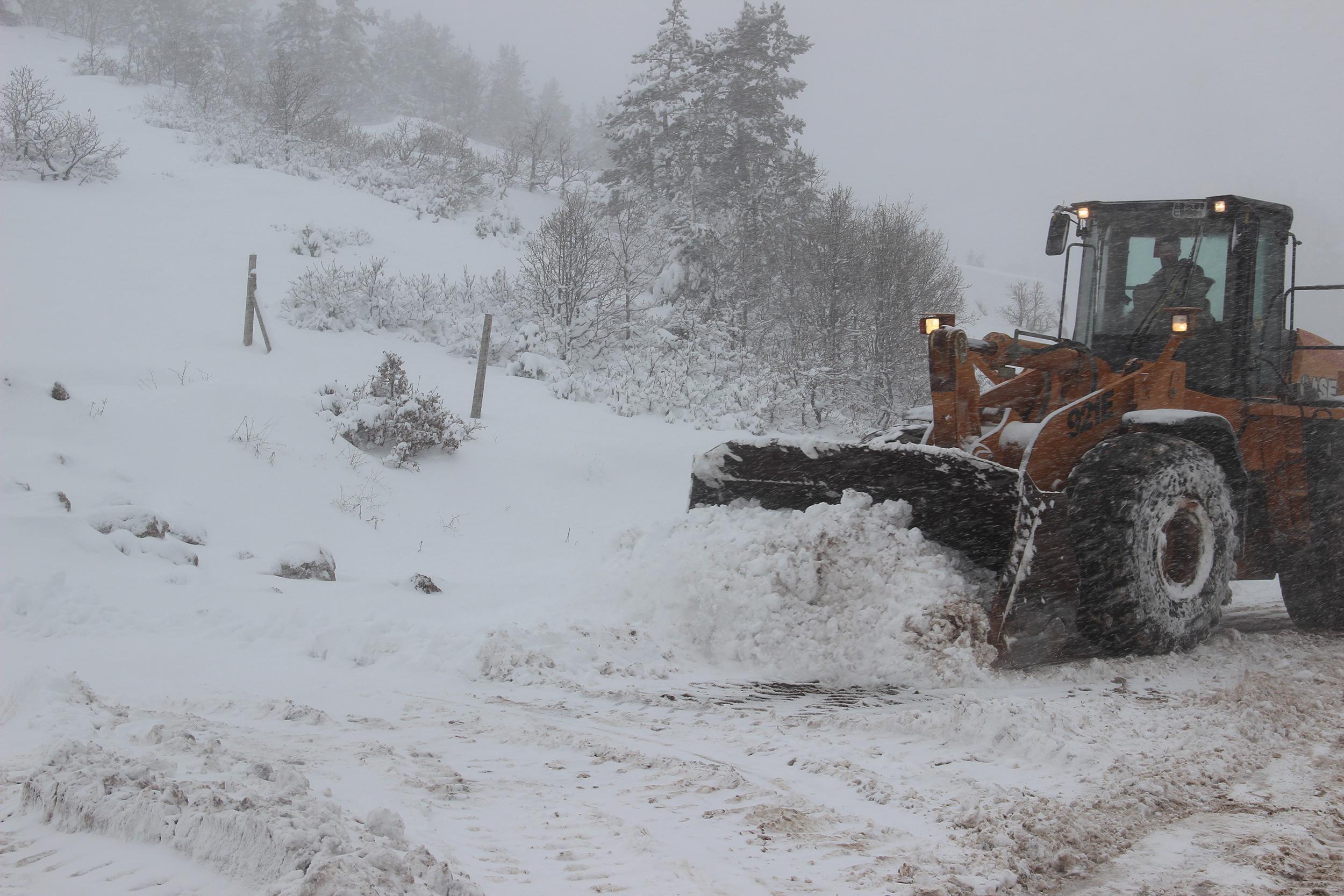 Sivas’ta kar nedeniyle 53 köy yolu ulaşıma kapandı