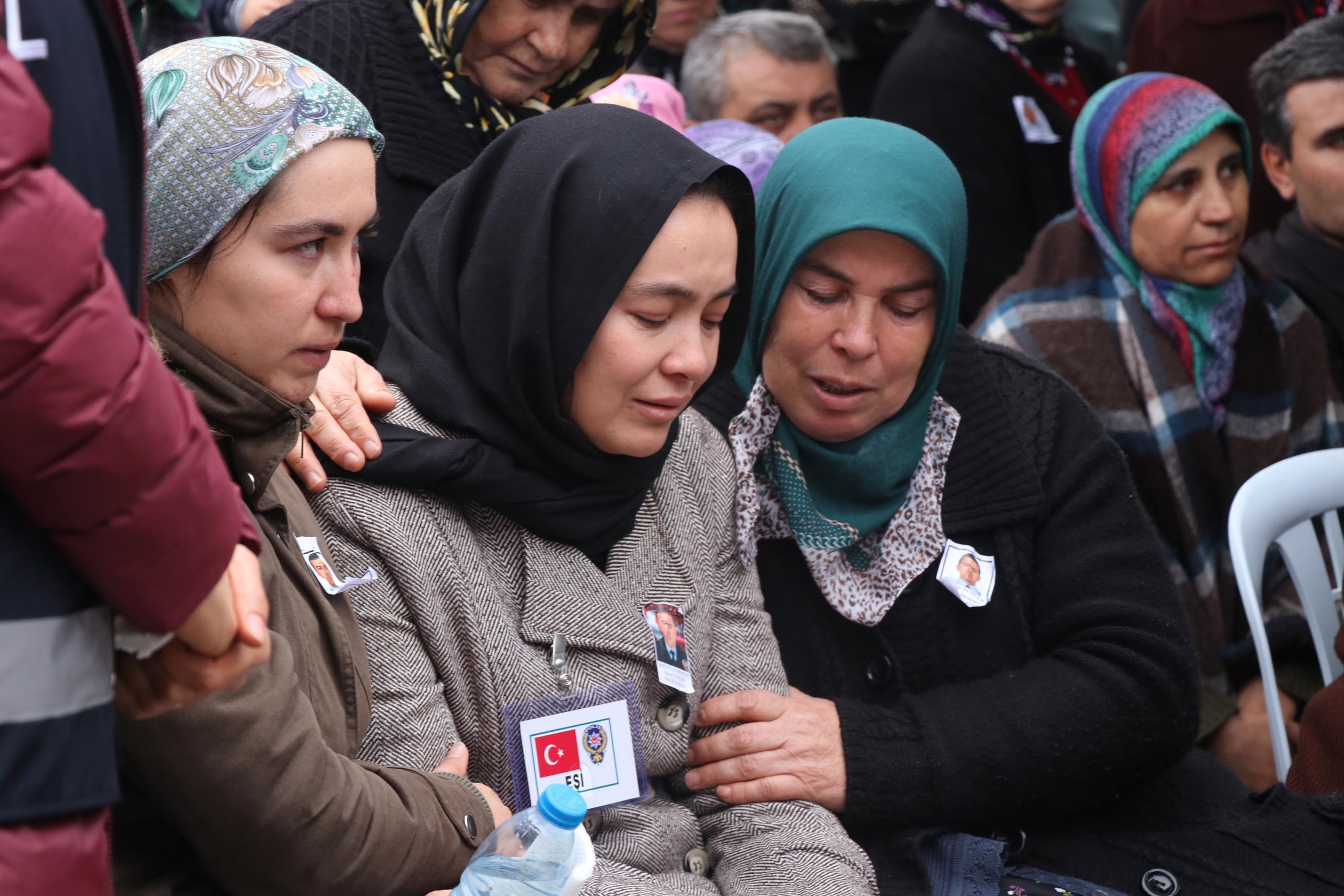 Şehit polis Nazım Tuncer’i son yolculuğuna 3 bin kişi uğurladı