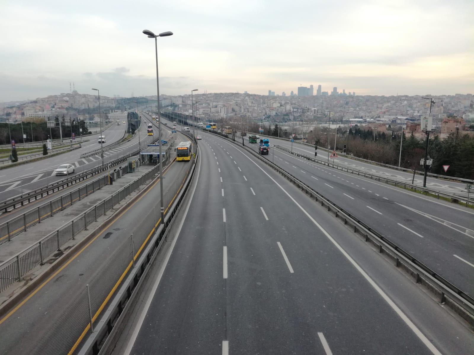 İstanbulda 2019un ilk günü yollar boş kaldı