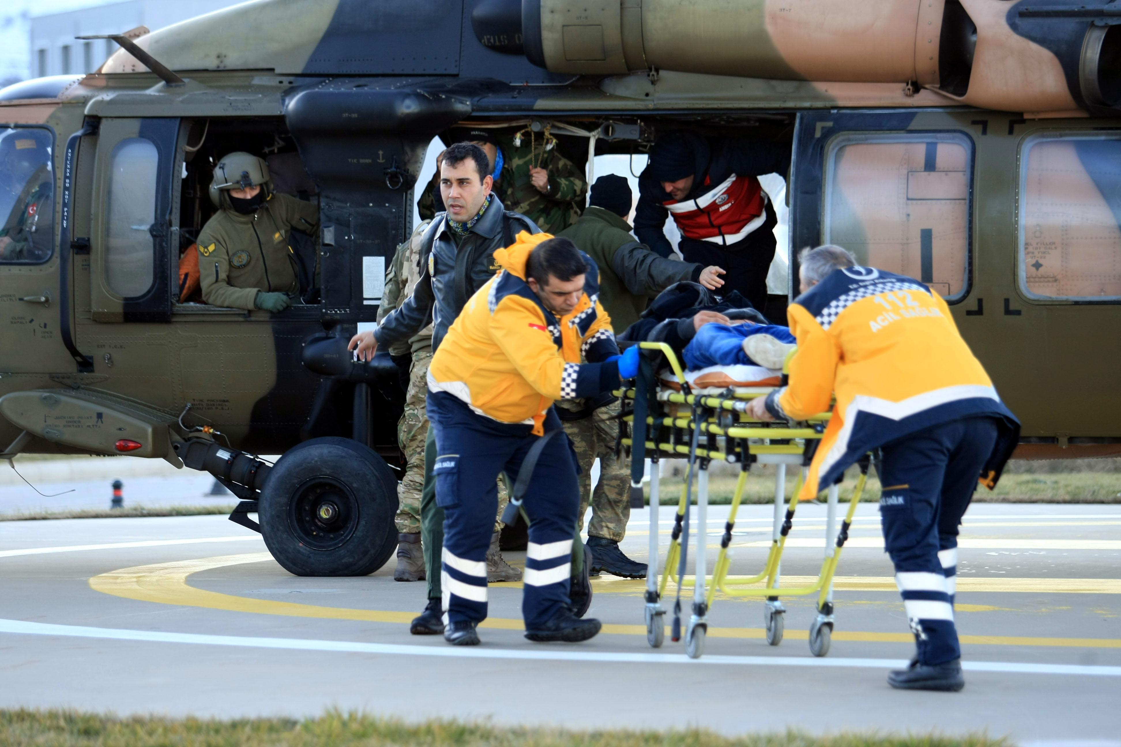 Askeri helikopter rahatsızlanan hasta için havalandı