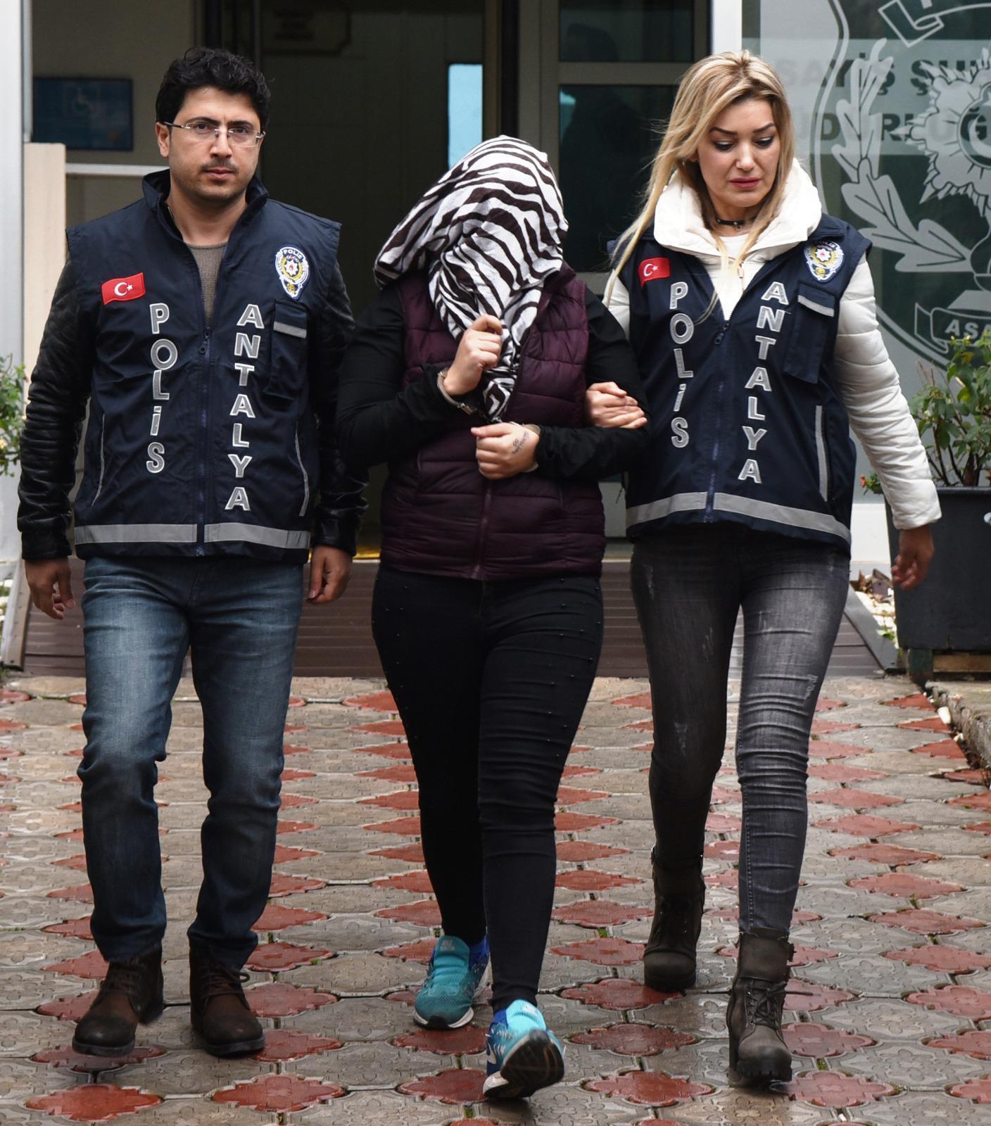 Antalya’da ev sahibine çıplak fotoğraflı şantaj iddiası