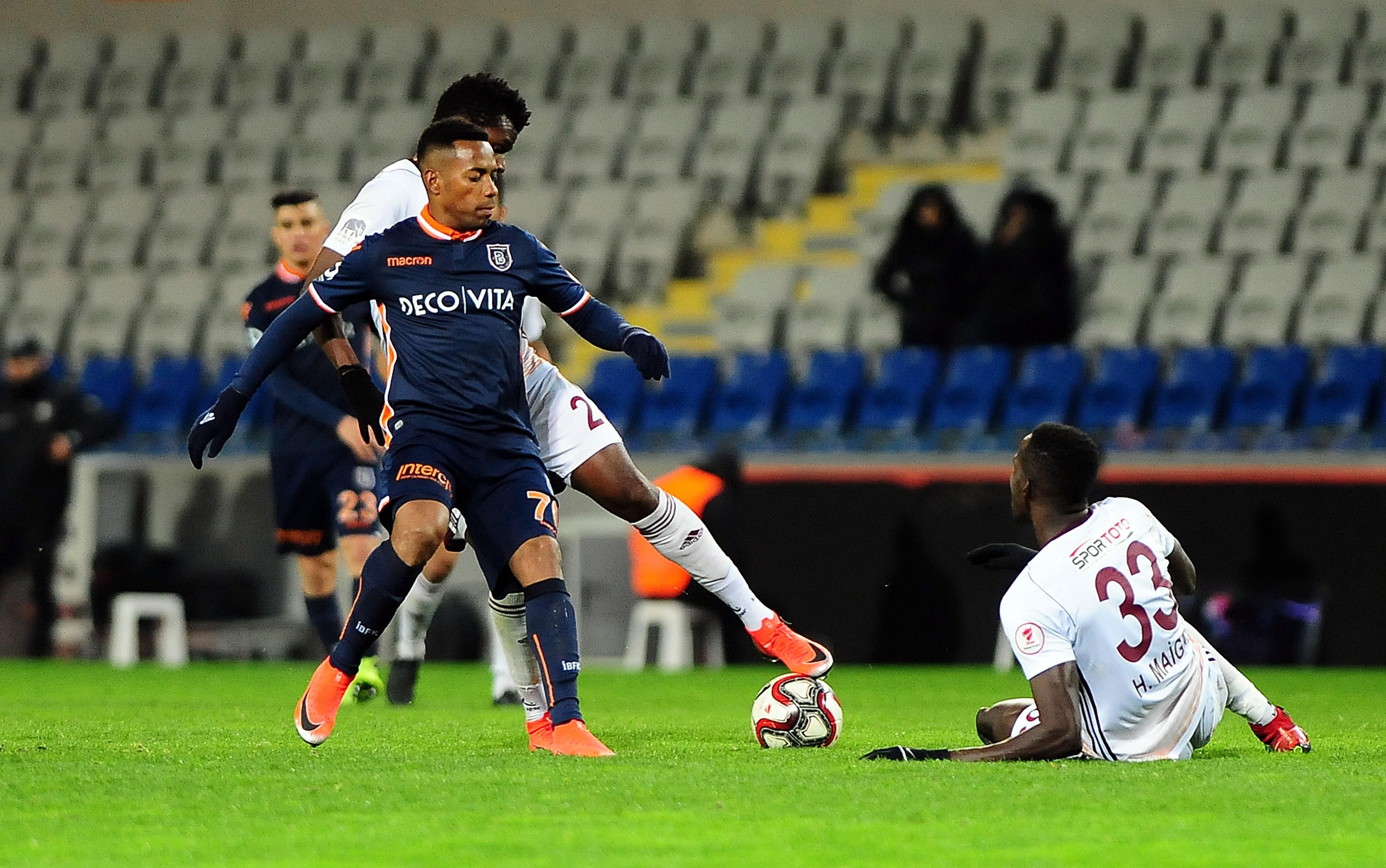 Medipol Başakşehir kupada avantajı tek golle aldı
