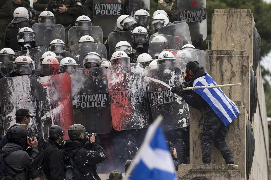 Yunanistanda olaylı Makedonya gösterisi