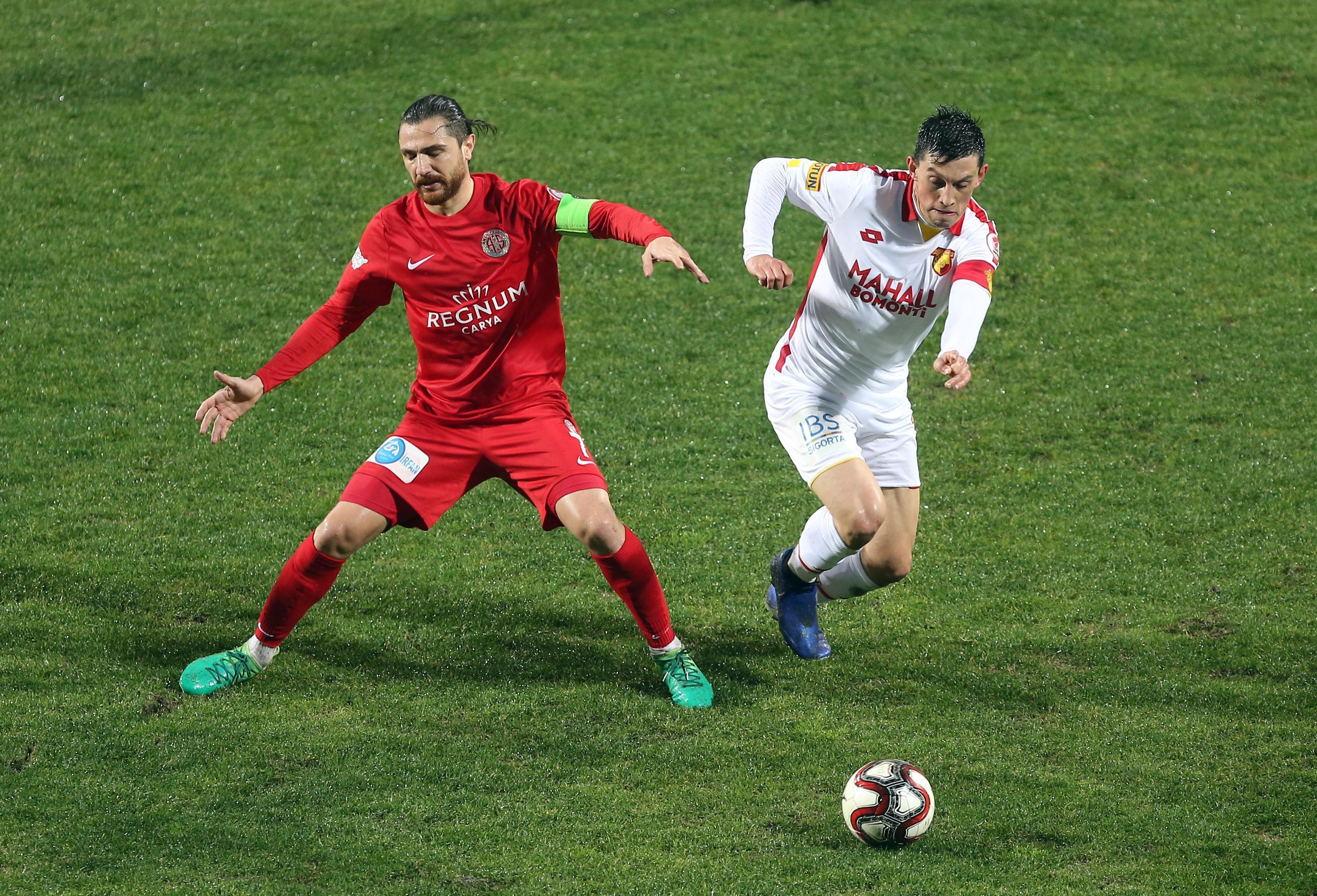 Ziraat Türkiye Kupasında Göztepe Antalyasporu farklı yendi