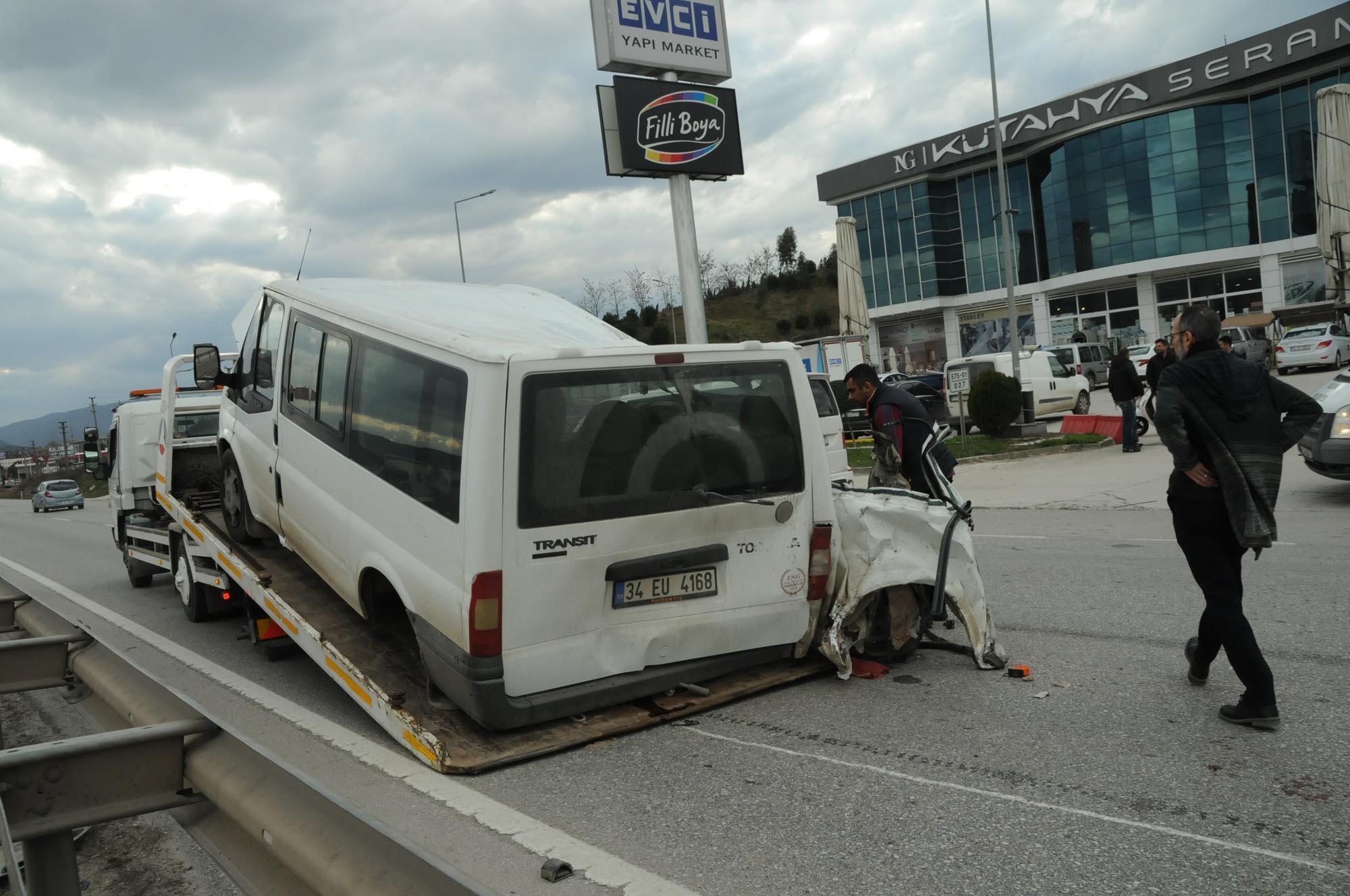 Freni boşalan iş makinesi dehşet saçtı: 6 yaralı