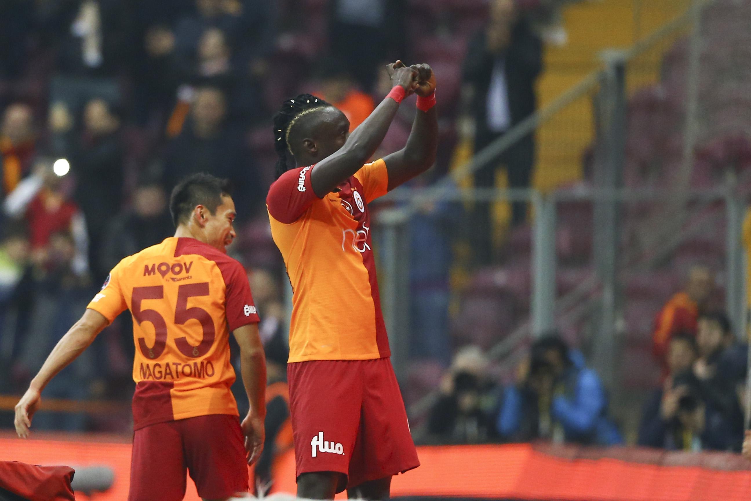 Galatasaray Trabzonsporu evinde devirdi