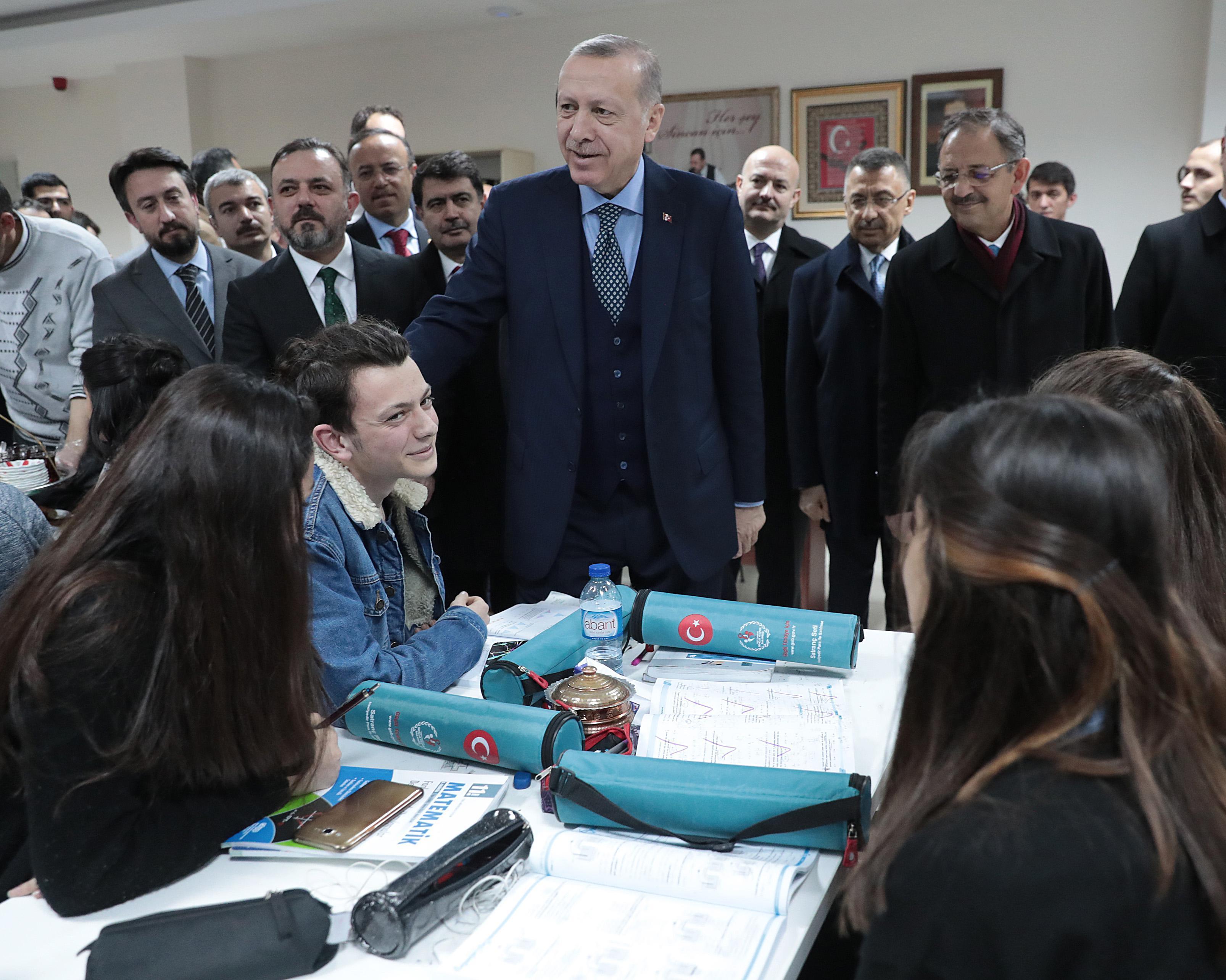 Cumhurbaşkanı Erdoğandan Ankaraya metrobüs müjdesi