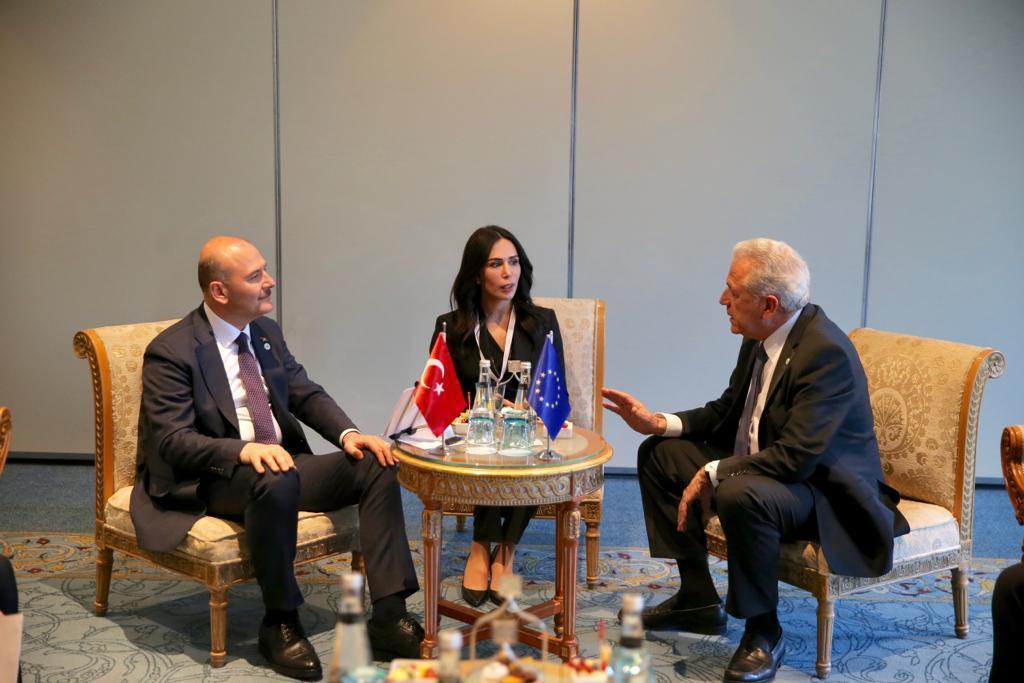 İçişleri Bakanı Soylu, AB Komiseri Dimitris Avramopoulos ile görüştü