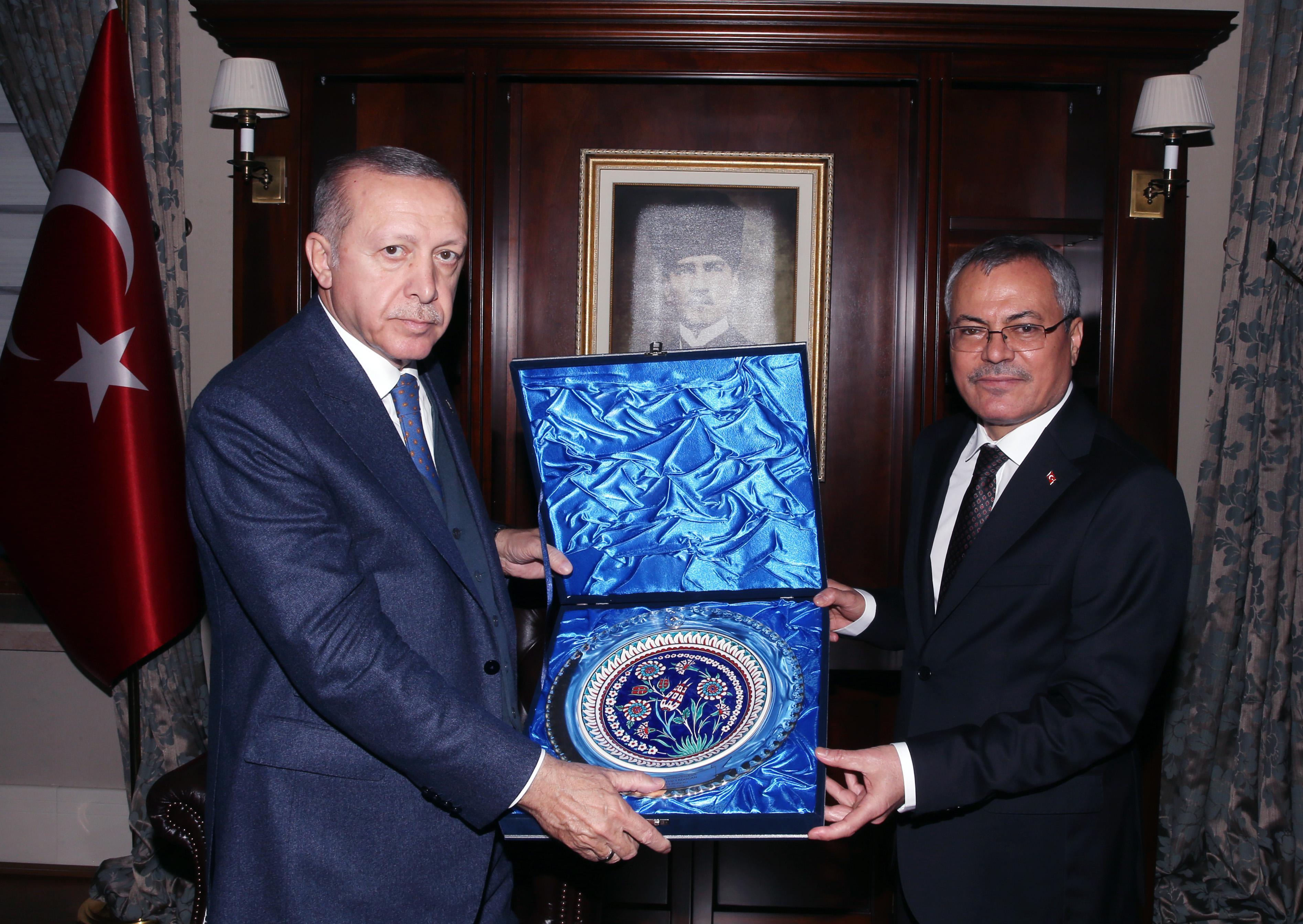 Cumhurbaşkanı Erdoğan, Manisa Valiliği’ni ziyaret etti