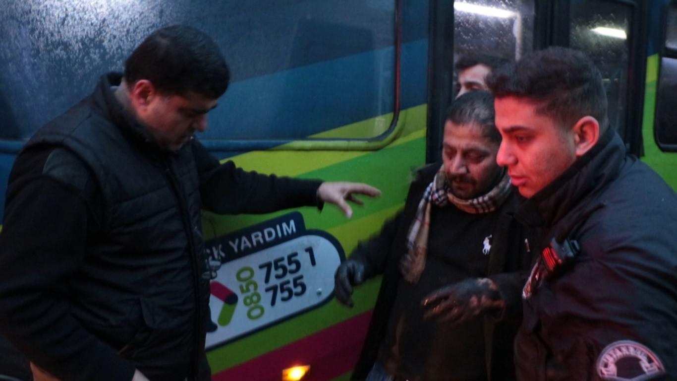 Kadıköy’de garip olay Bebeğim orada dedi otobüsün altına girdi