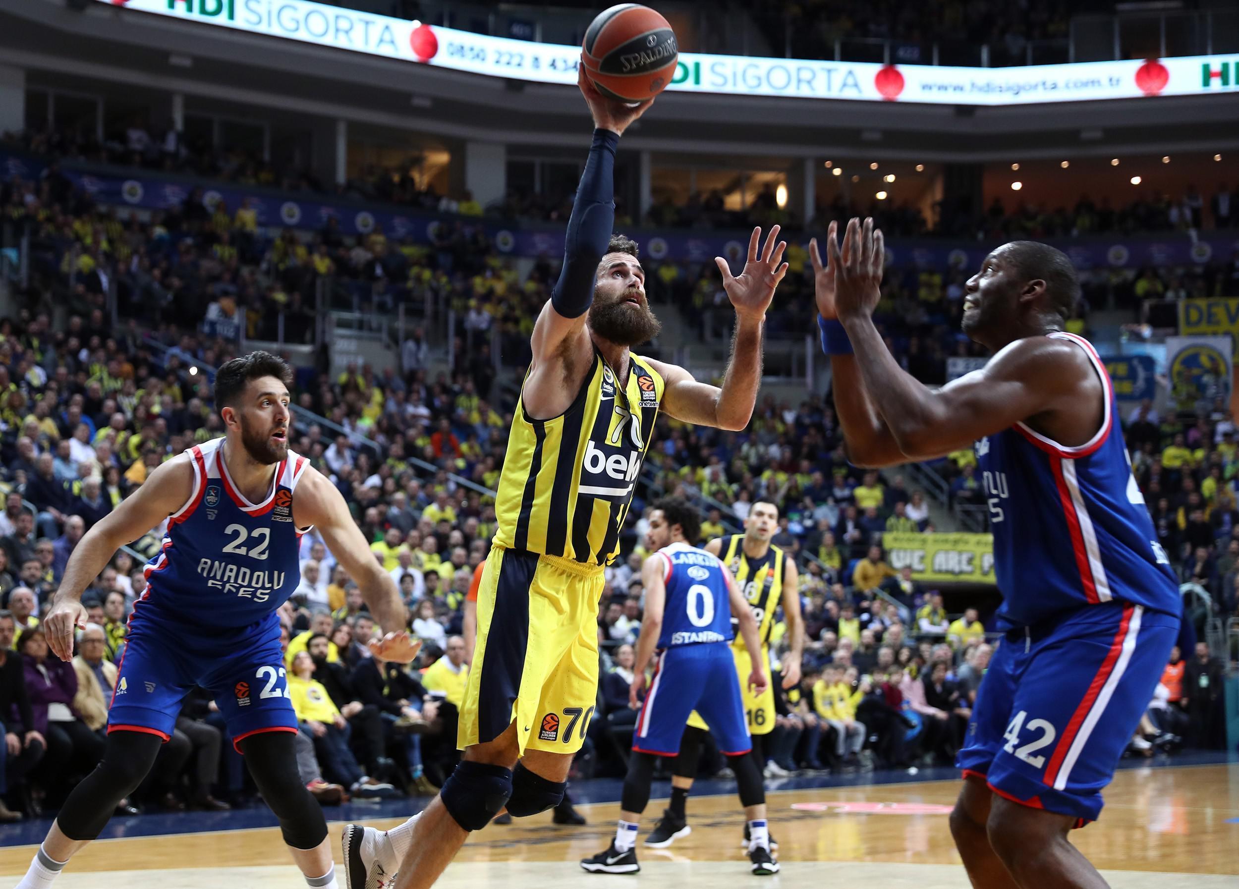 Avrupadaki Türk derbisini Fenerbahçe kazandı