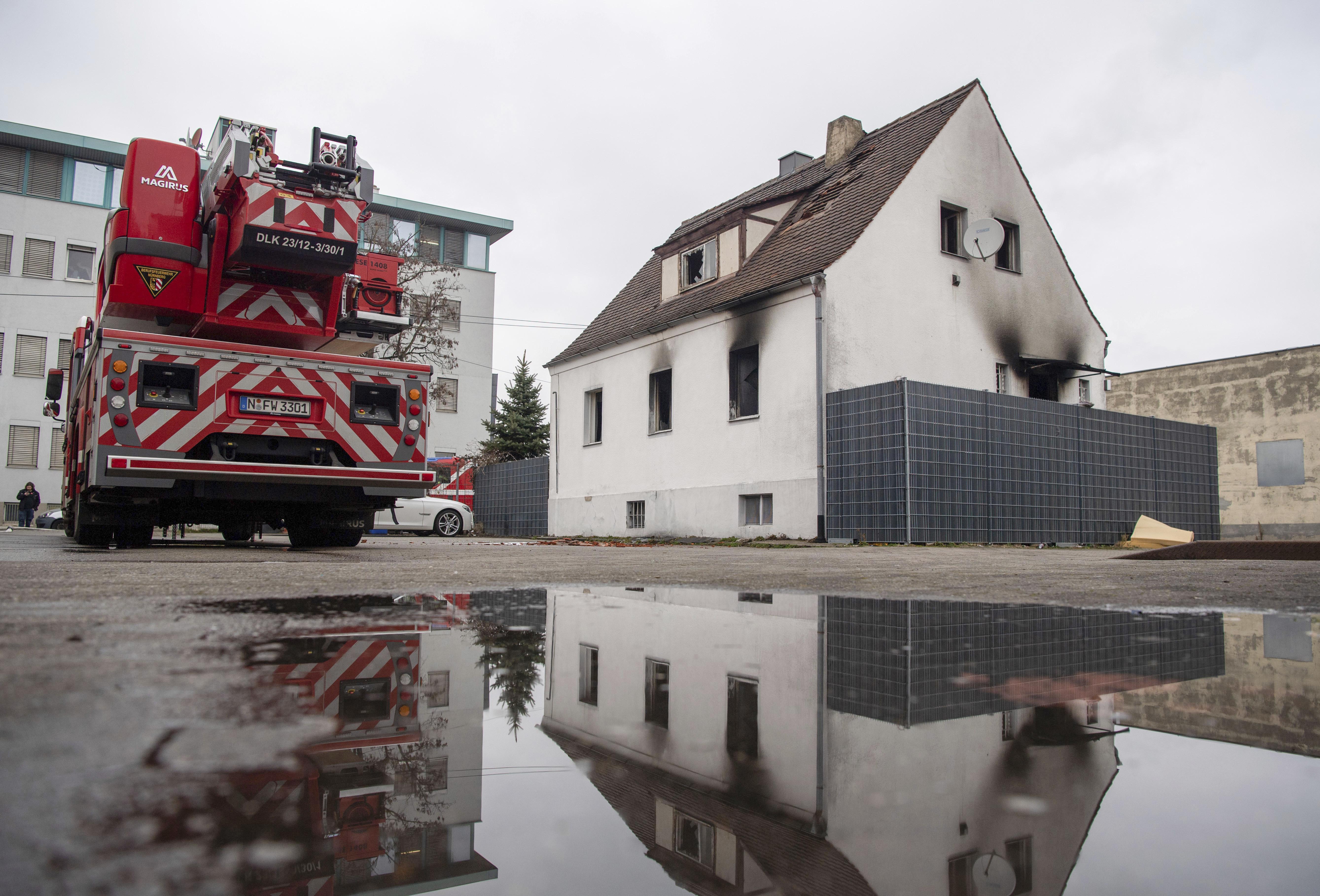 Almanya’da korkunç yangın 4ü çocuk 5 kişi hayatını kaybetti