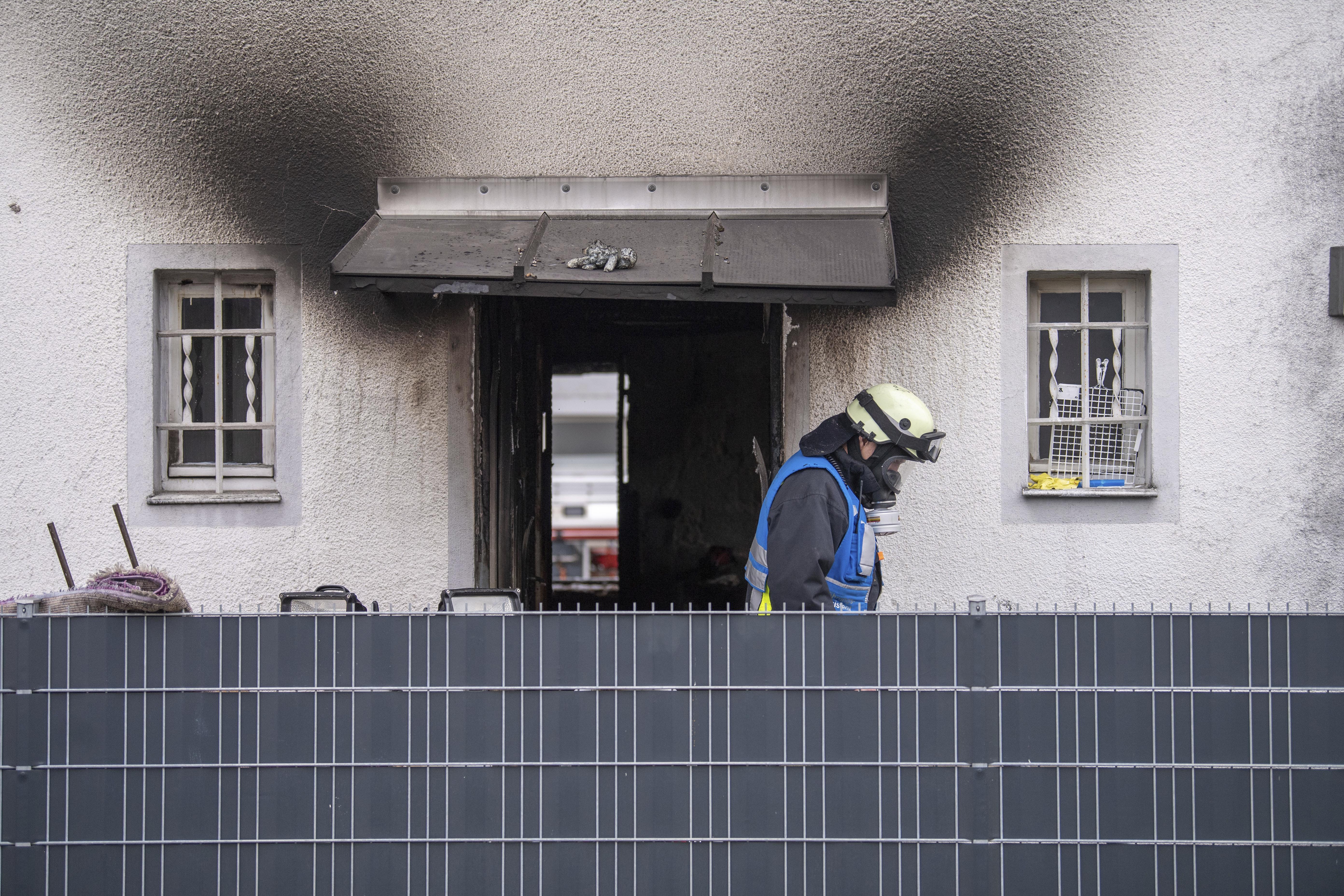Almanya’da korkunç yangın 4ü çocuk 5 kişi hayatını kaybetti