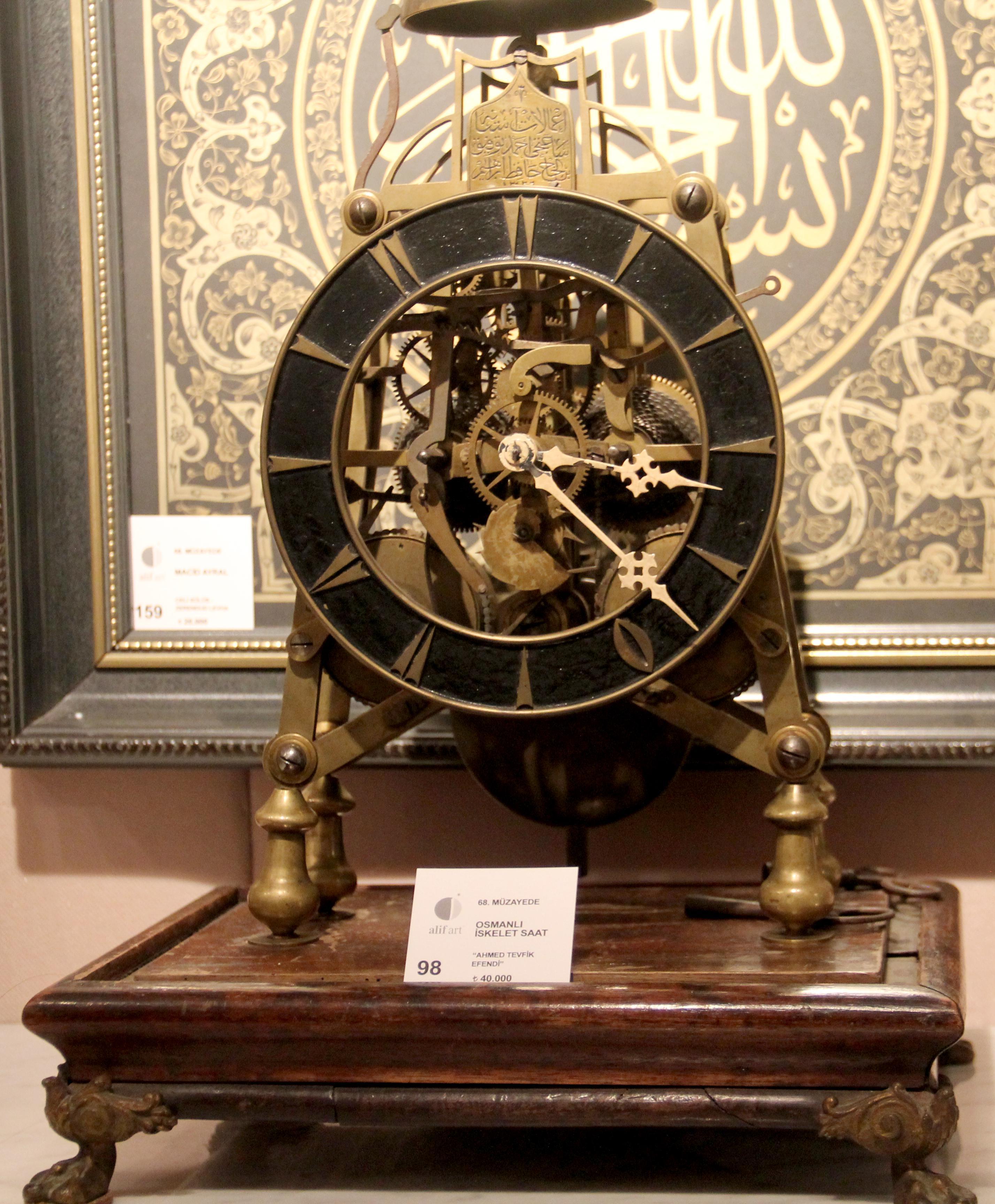 1908 yapımı saat 100 bin 800 liraya satıldı