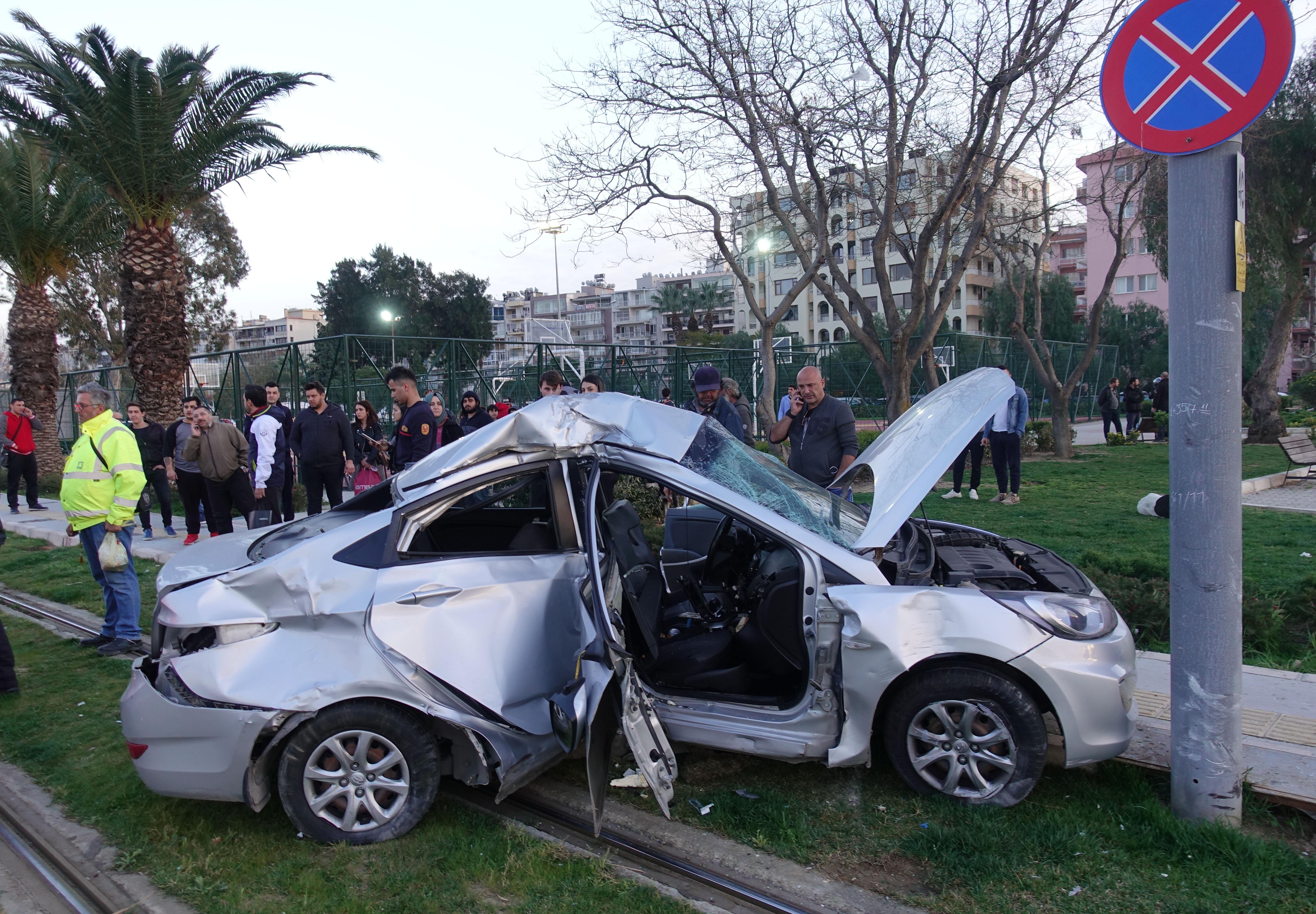İzmirde feci kaza... Rektör acı haberi verdi