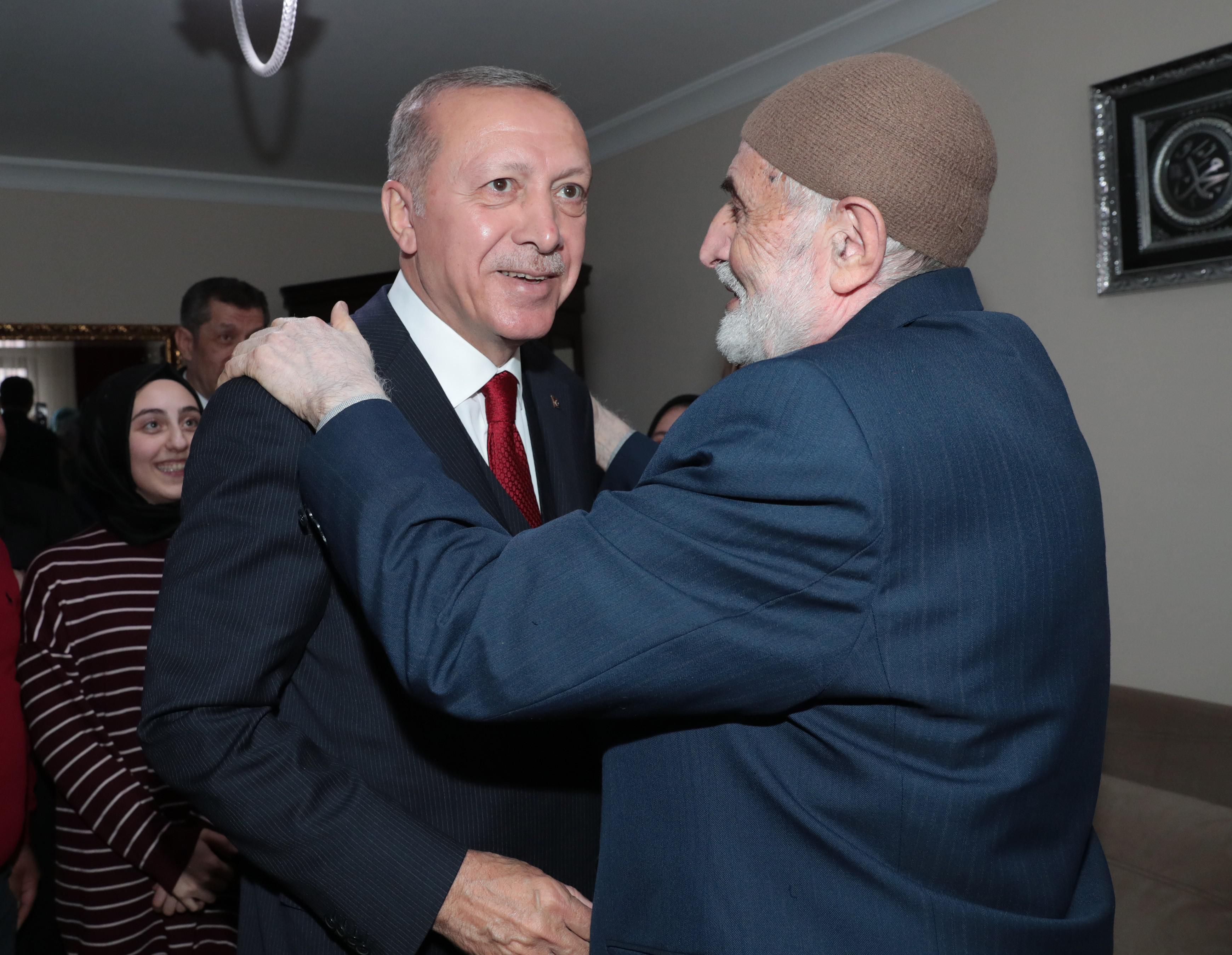 Cumhurbaşkanı Erdoğan’dan vatandaşlara sürpriz ziyaret