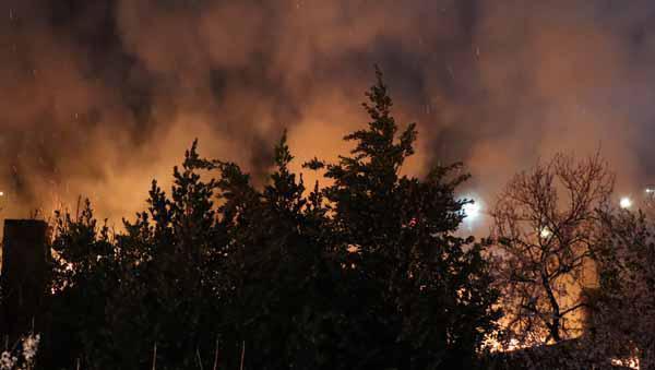 Kadıköyde yangın: 4 bina tamamen yandı