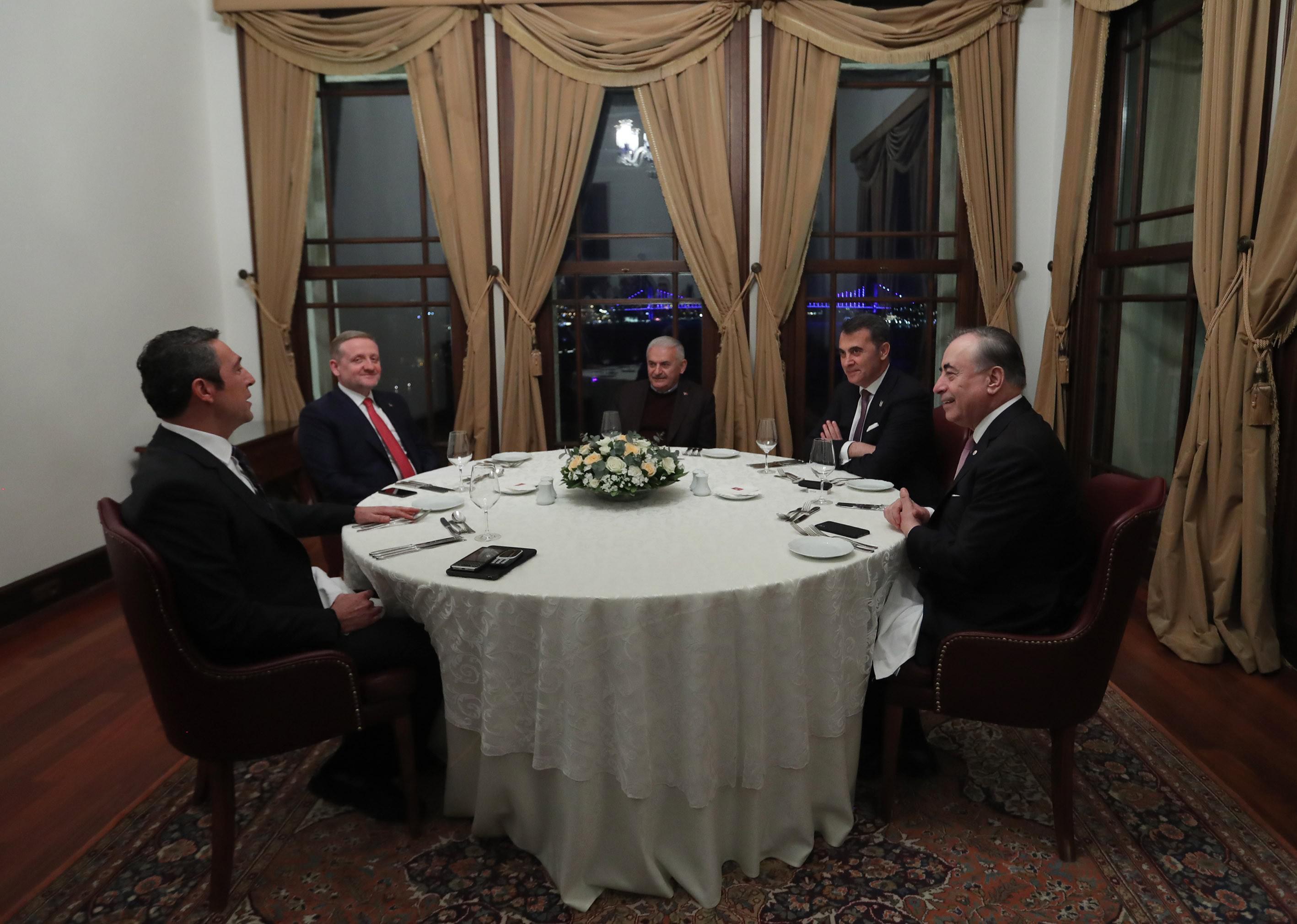 Binali Yıldırım, İstanbul kulüplerinin başkanlarıyla buluştu