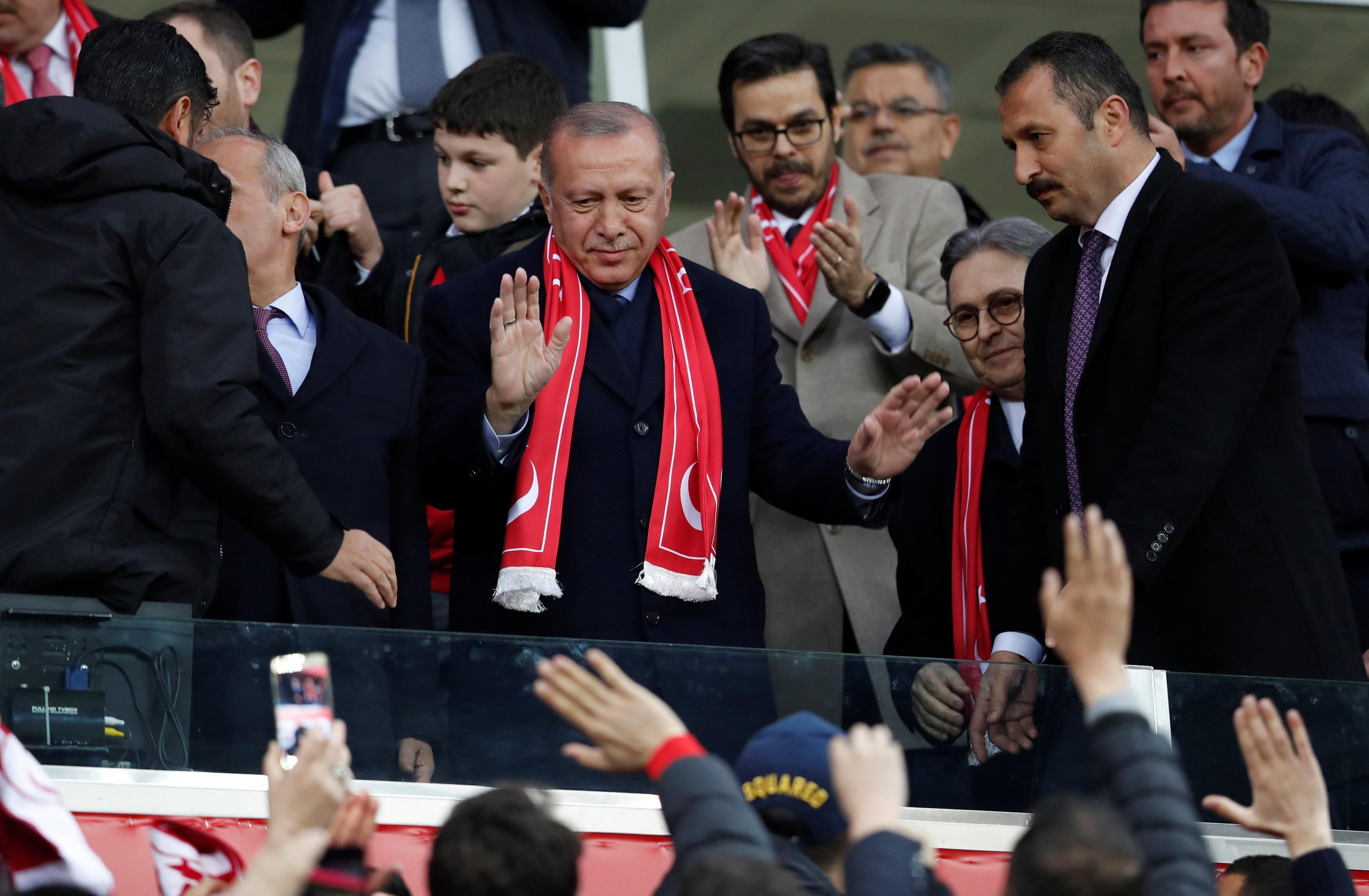 Cumhurbaşkanı Erdoğandan Milli Takıma destek