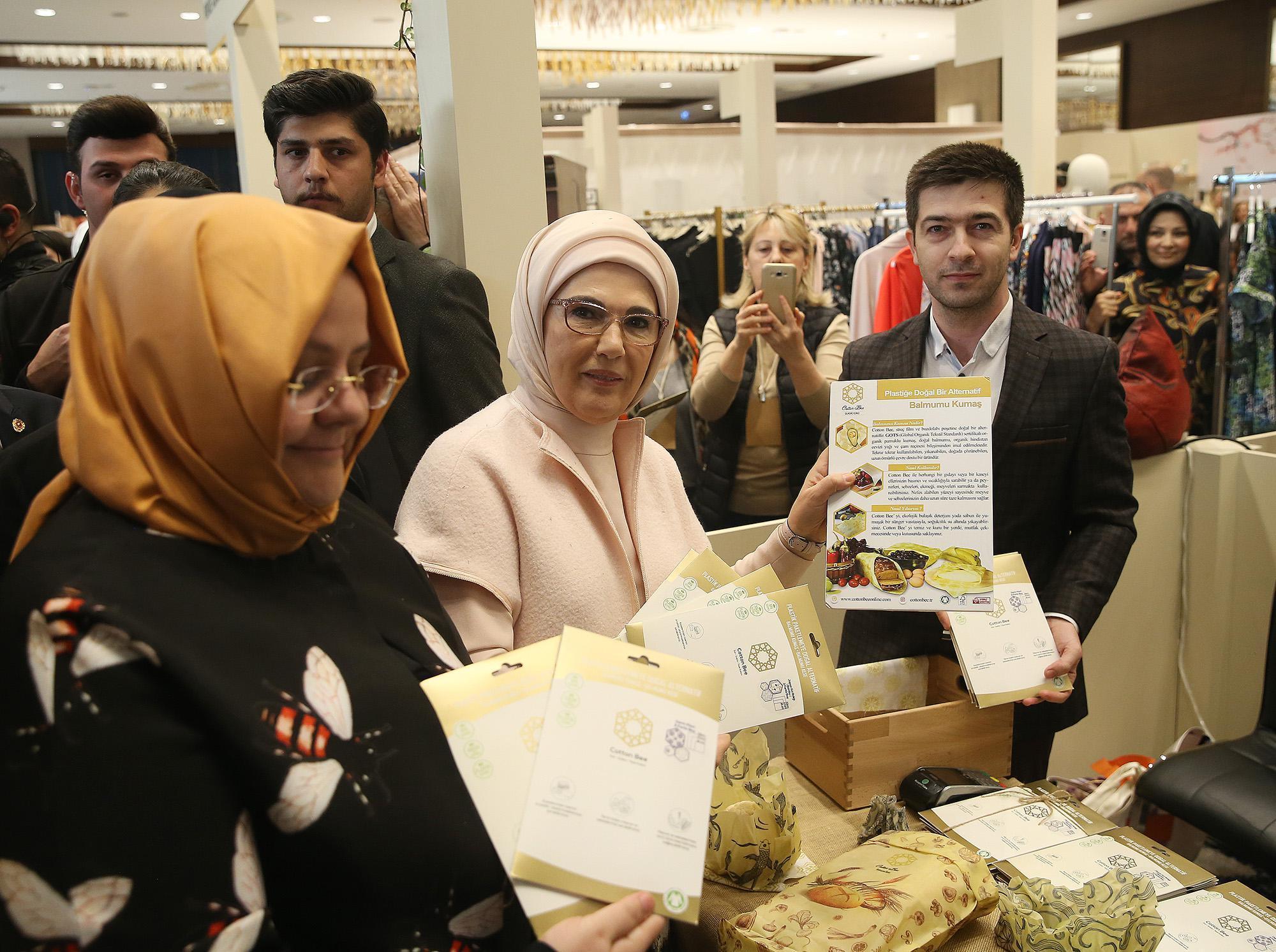 Emine Erdoğan Cemre Çarşısı etkinliğine katıldı