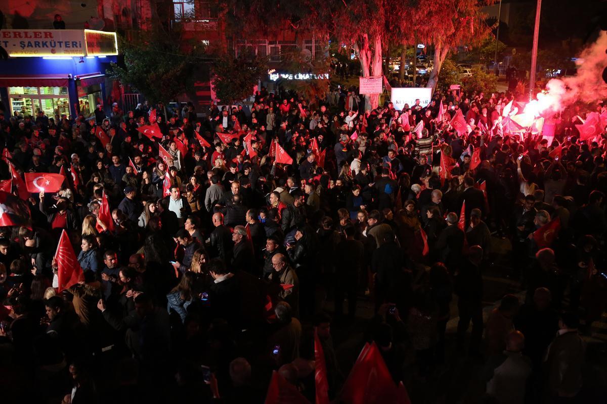 Antalyada seçim kutlaması